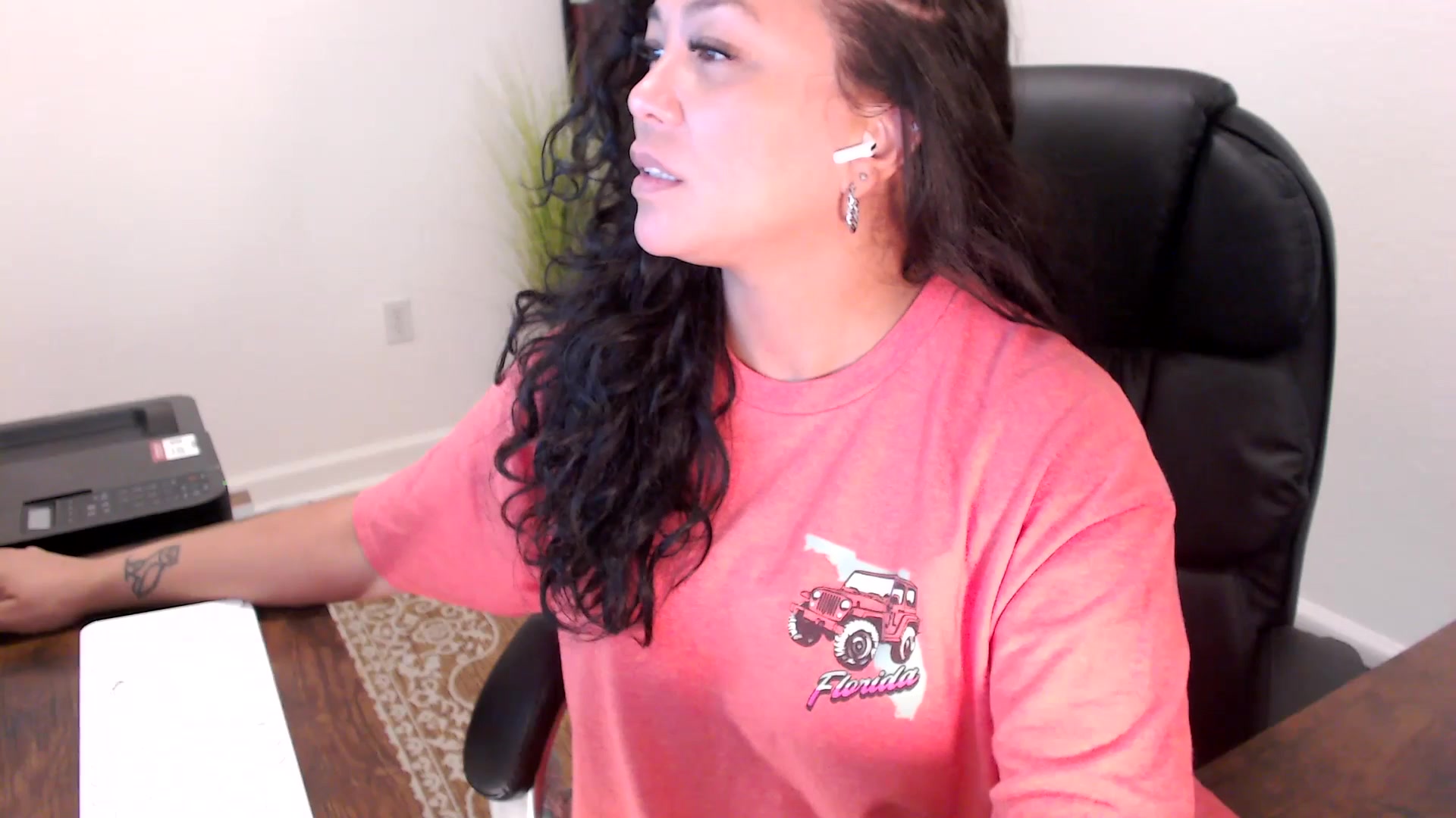 Gallery image thumbnail from MickaylaStar's myfreecams stream on, 09/15/2025, 16:54 image 15 of 20