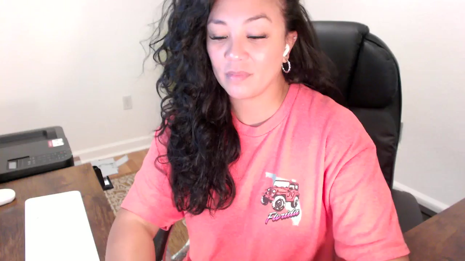 Gallery image thumbnail from MickaylaStar's myfreecams stream on, 09/15/2025, 17:46 image 1 of 20