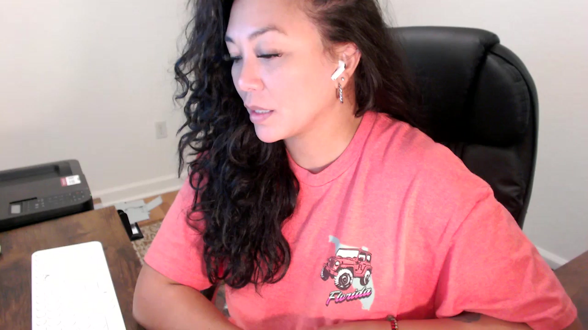 Gallery image thumbnail from MickaylaStar's myfreecams stream on, 09/15/2025, 17:46 image 5 of 20