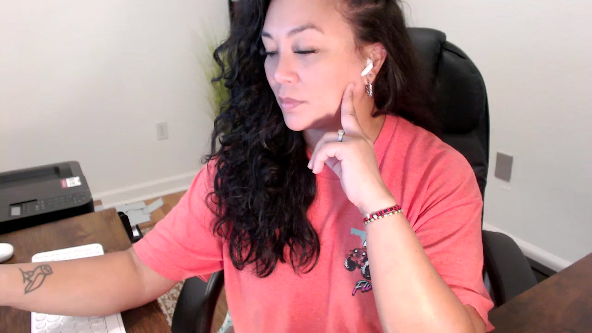 Gallery image thumbnail from MickaylaStar's myfreecams stream on, 09/15/2025, 17:46 image 17 of 20