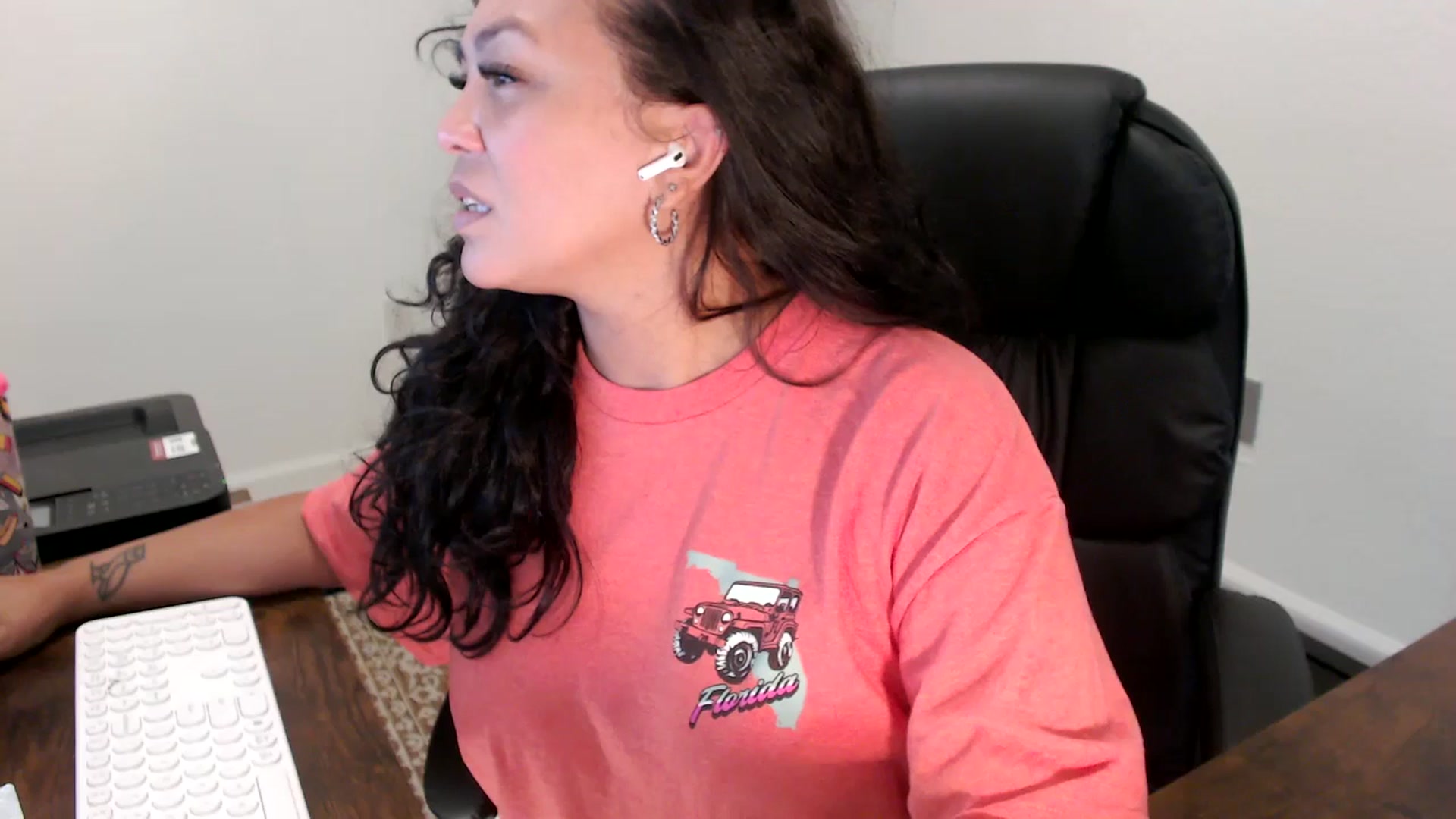 Gallery image thumbnail from MickaylaStar's myfreecams stream on, 09/15/2025, 19:06 image 7 of 20
