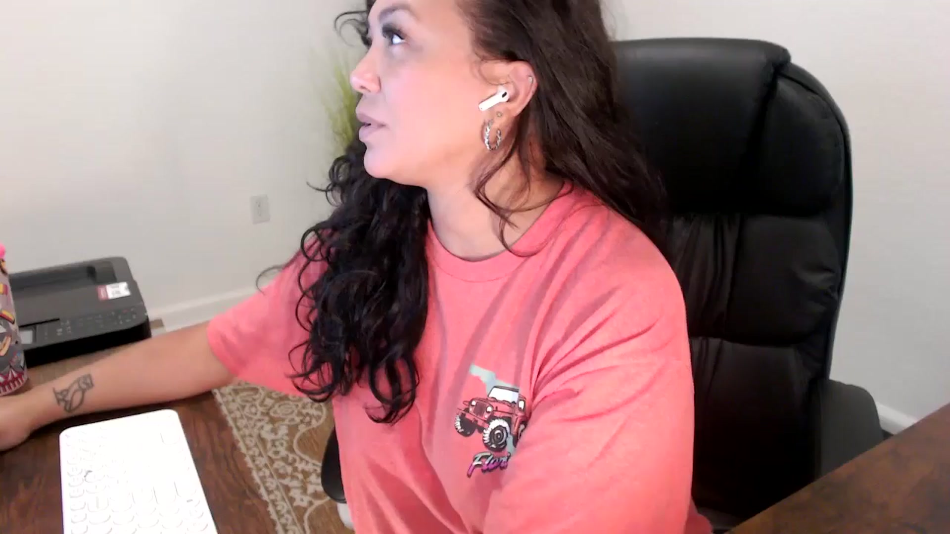 Gallery image thumbnail from MickaylaStar's myfreecams stream on, 09/15/2025, 19:37 image 1 of 20