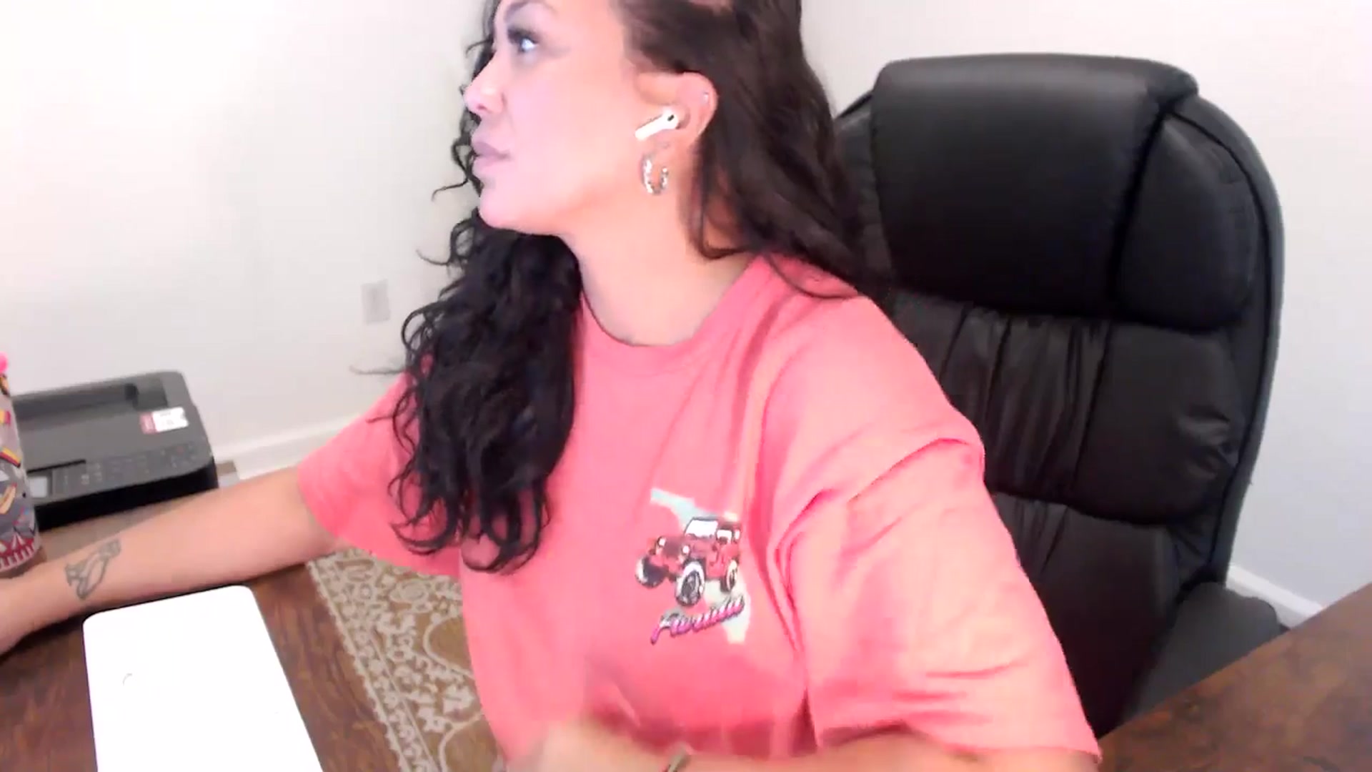 Gallery image thumbnail from MickaylaStar's myfreecams stream on, 09/15/2025, 19:37 image 4 of 20