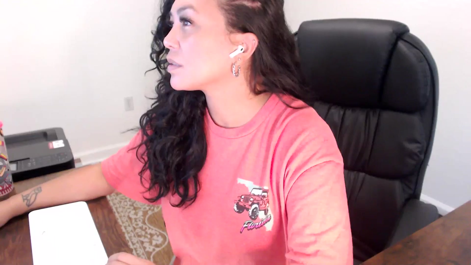 Gallery image thumbnail from MickaylaStar's myfreecams stream on, 09/15/2025, 19:37 image 5 of 20
