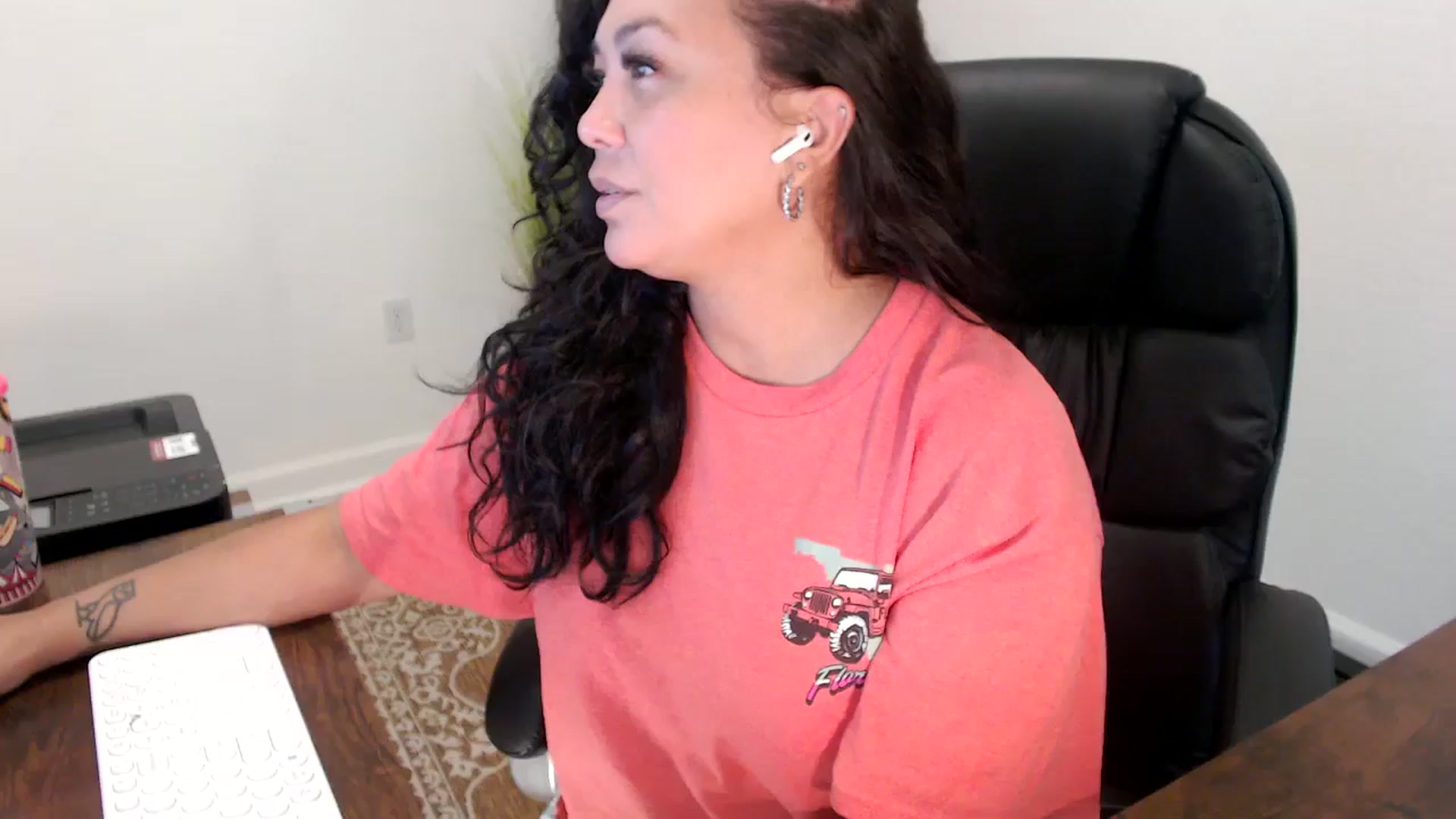 Gallery image thumbnail from MickaylaStar's myfreecams stream on, 09/15/2025, 19:37 image 3 of 20