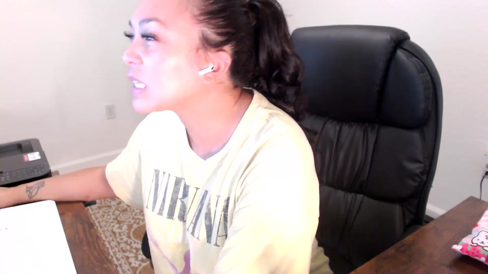 Gallery image thumbnail from MickaylaStar's myfreecams stream on, 09/16/2025, 14:37 image 6 of 20