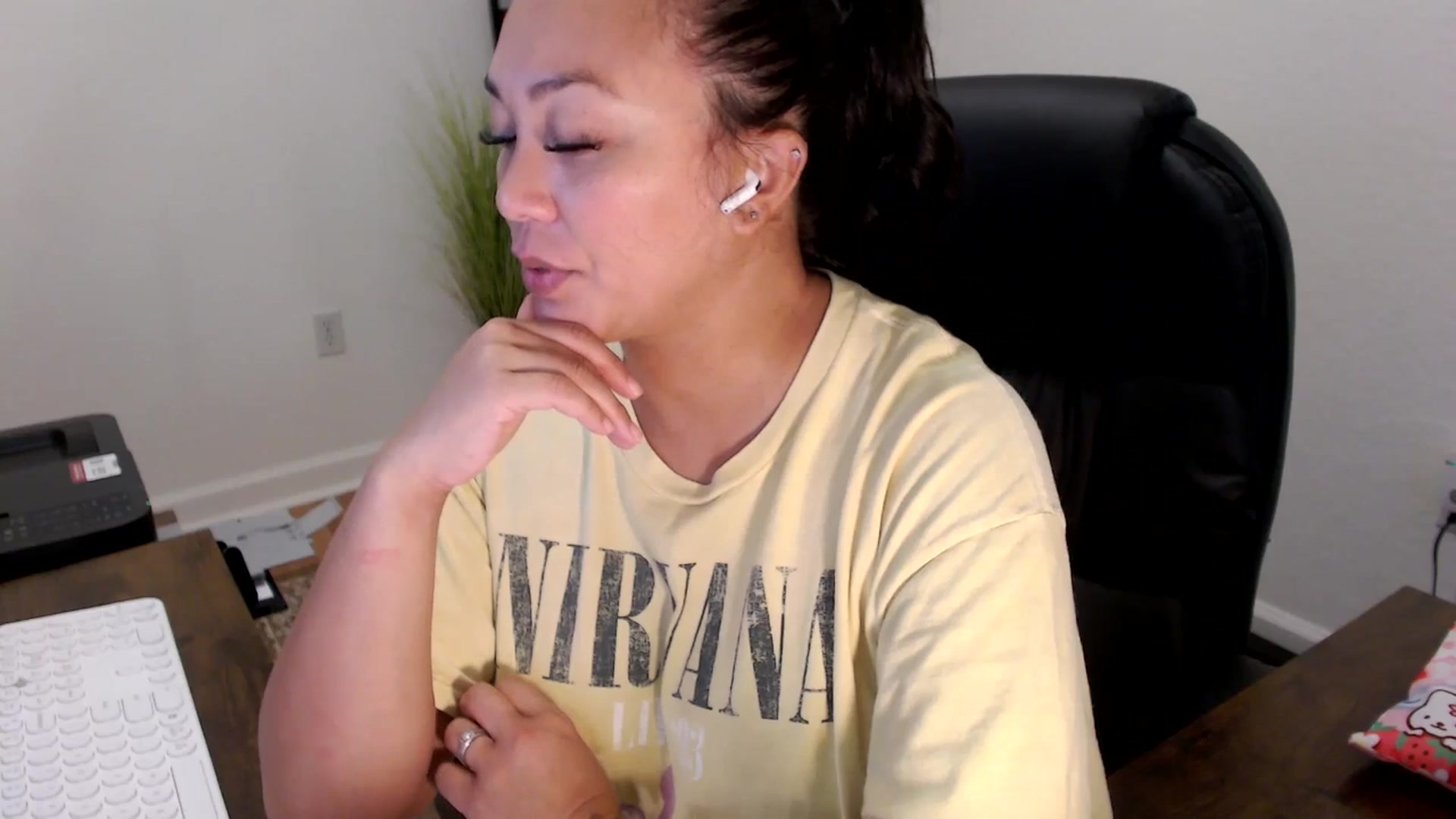 Gallery image thumbnail from MickaylaStar's myfreecams stream on, 09/16/2025, 14:37 image 15 of 20