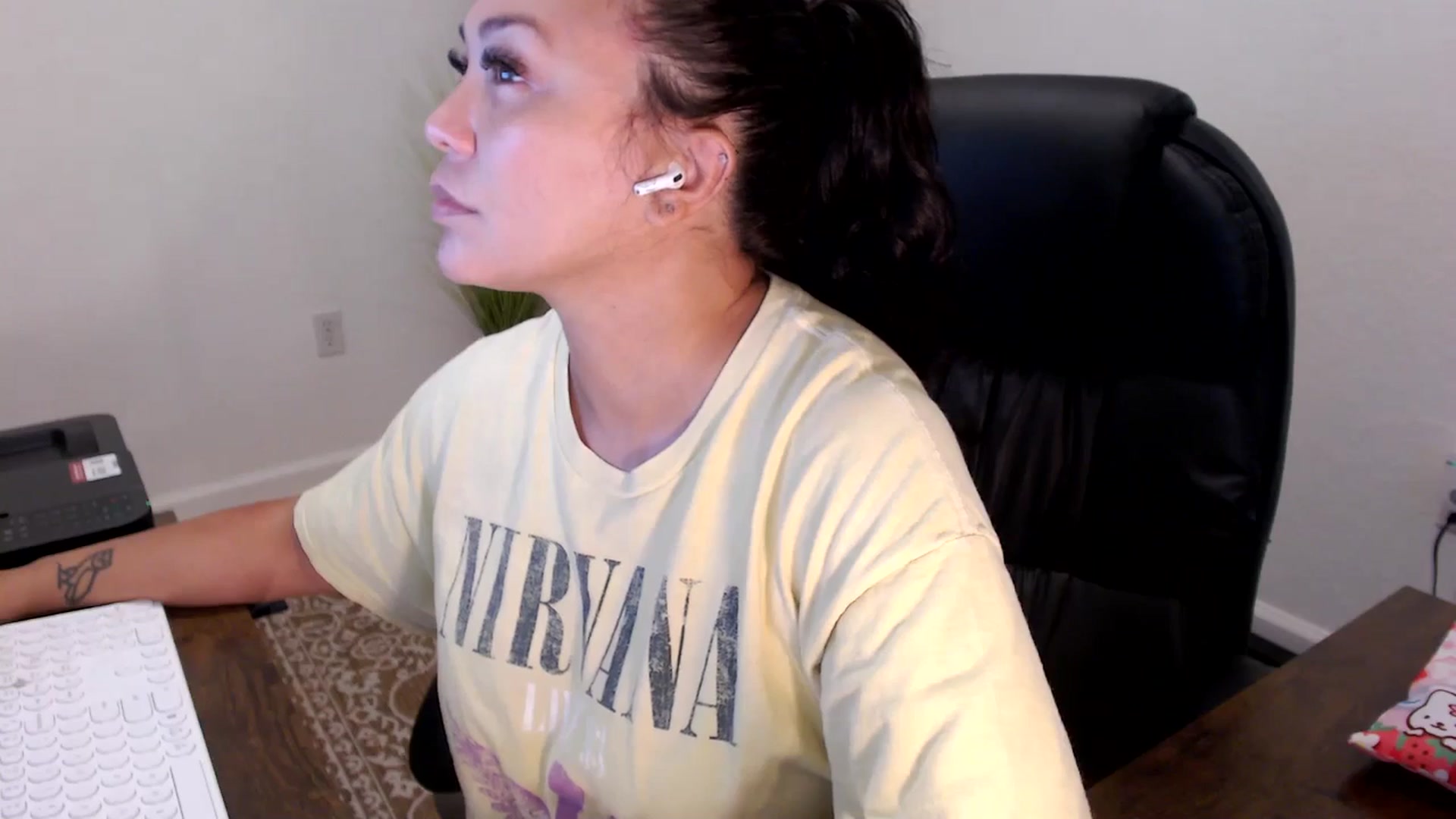 Gallery image thumbnail from MickaylaStar's myfreecams stream on, 09/16/2025, 14:37 image 19 of 20