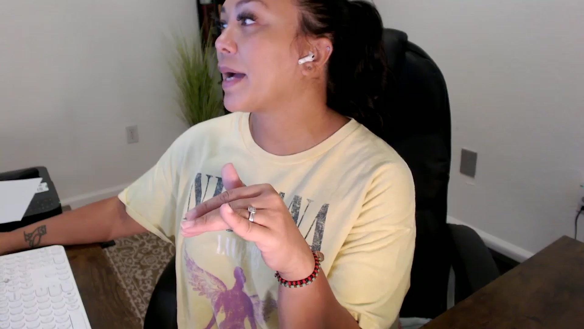 Gallery image thumbnail from MickaylaStar's myfreecams stream on, 09/16/2025, 15:37 image 2 of 20