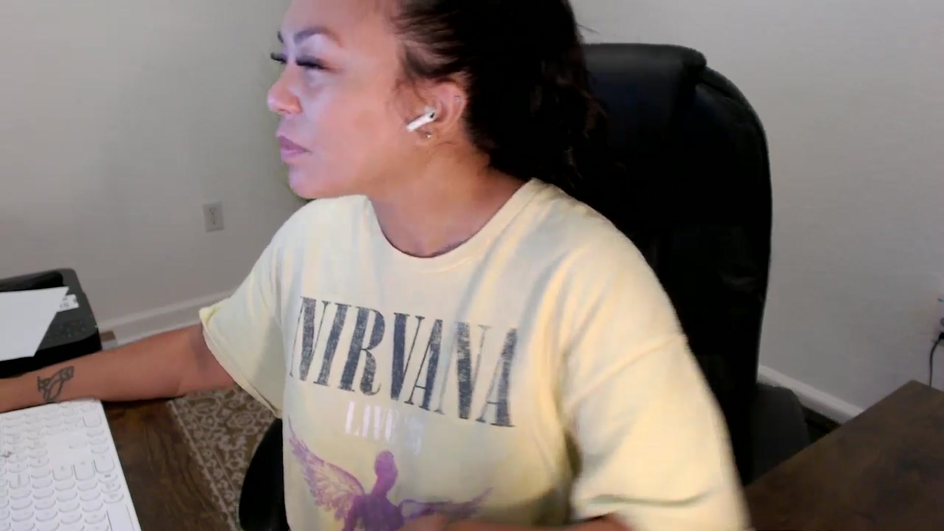 Gallery image thumbnail from MickaylaStar's myfreecams stream on, 09/16/2025, 15:37 image 18 of 20