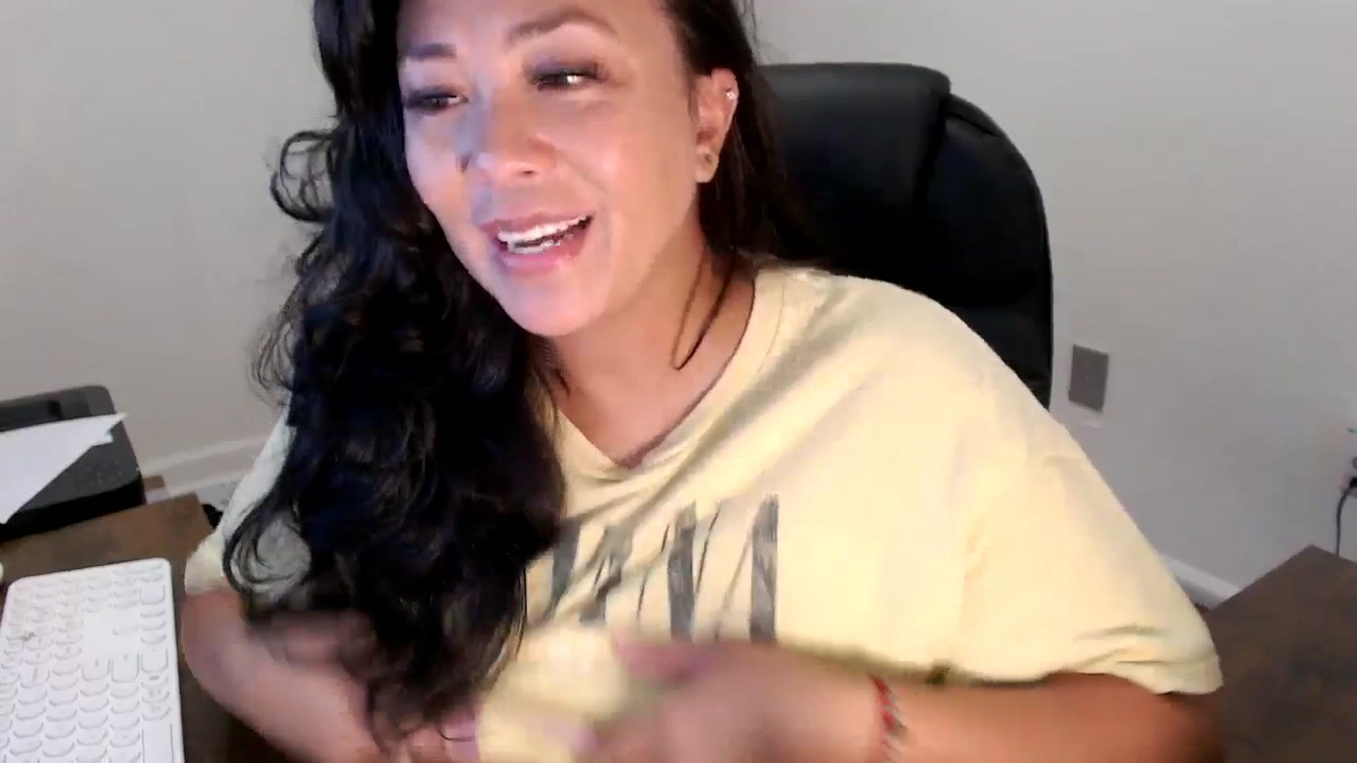 Gallery image thumbnail from MickaylaStar's myfreecams stream on, 09/16/2025, 16:03 image 17 of 20