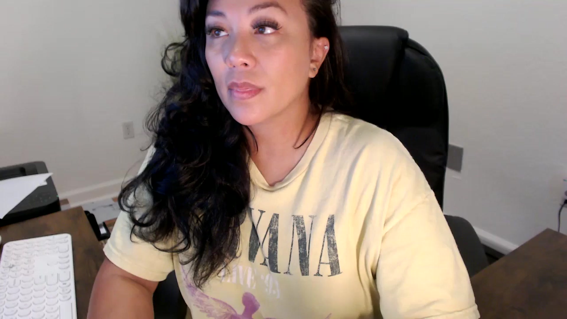 Gallery image thumbnail from MickaylaStar's myfreecams stream on, 09/16/2025, 16:03 image 16 of 20