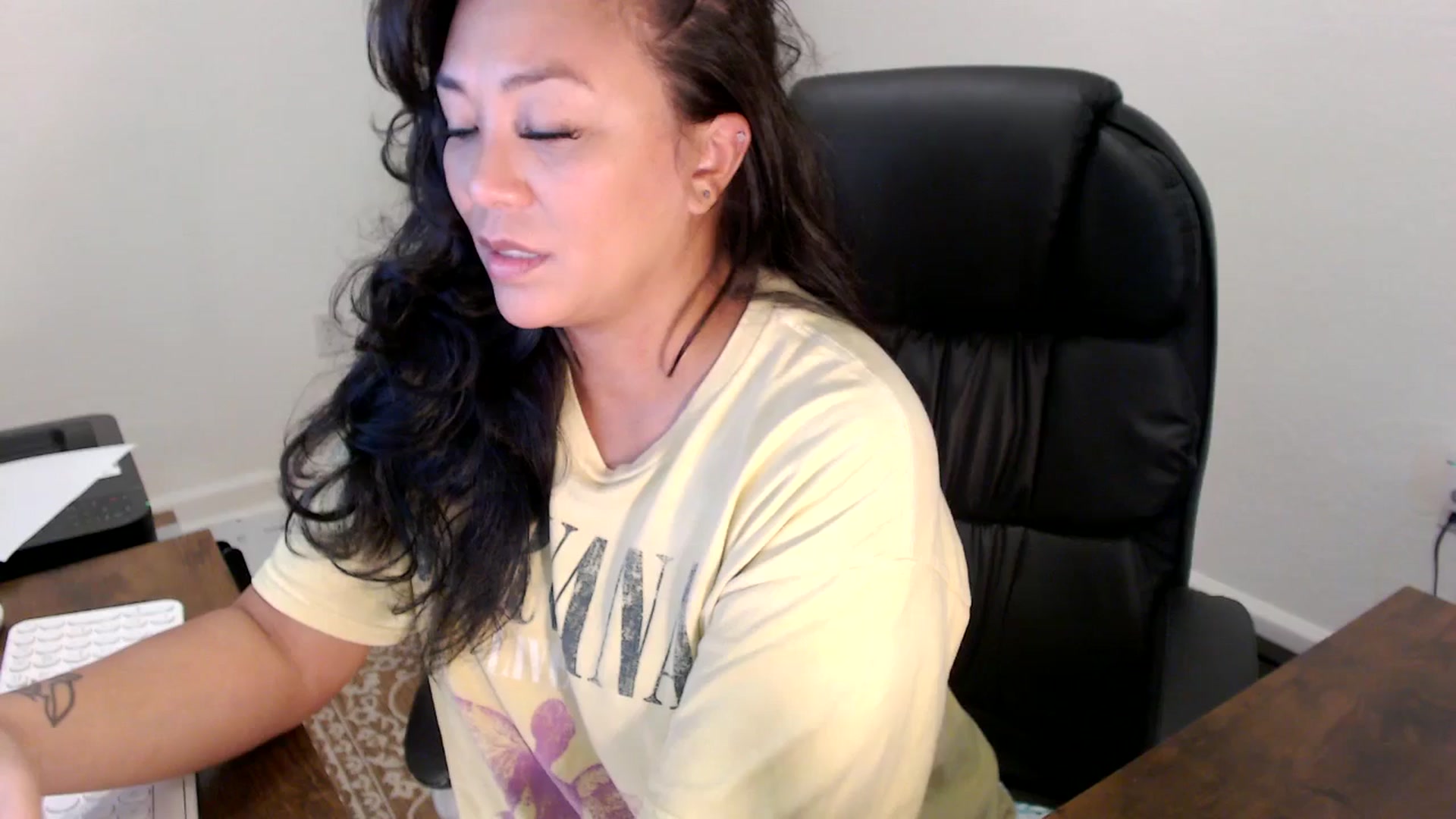 Gallery image thumbnail from MickaylaStar's myfreecams stream on, 09/16/2025, 16:03 image 15 of 20