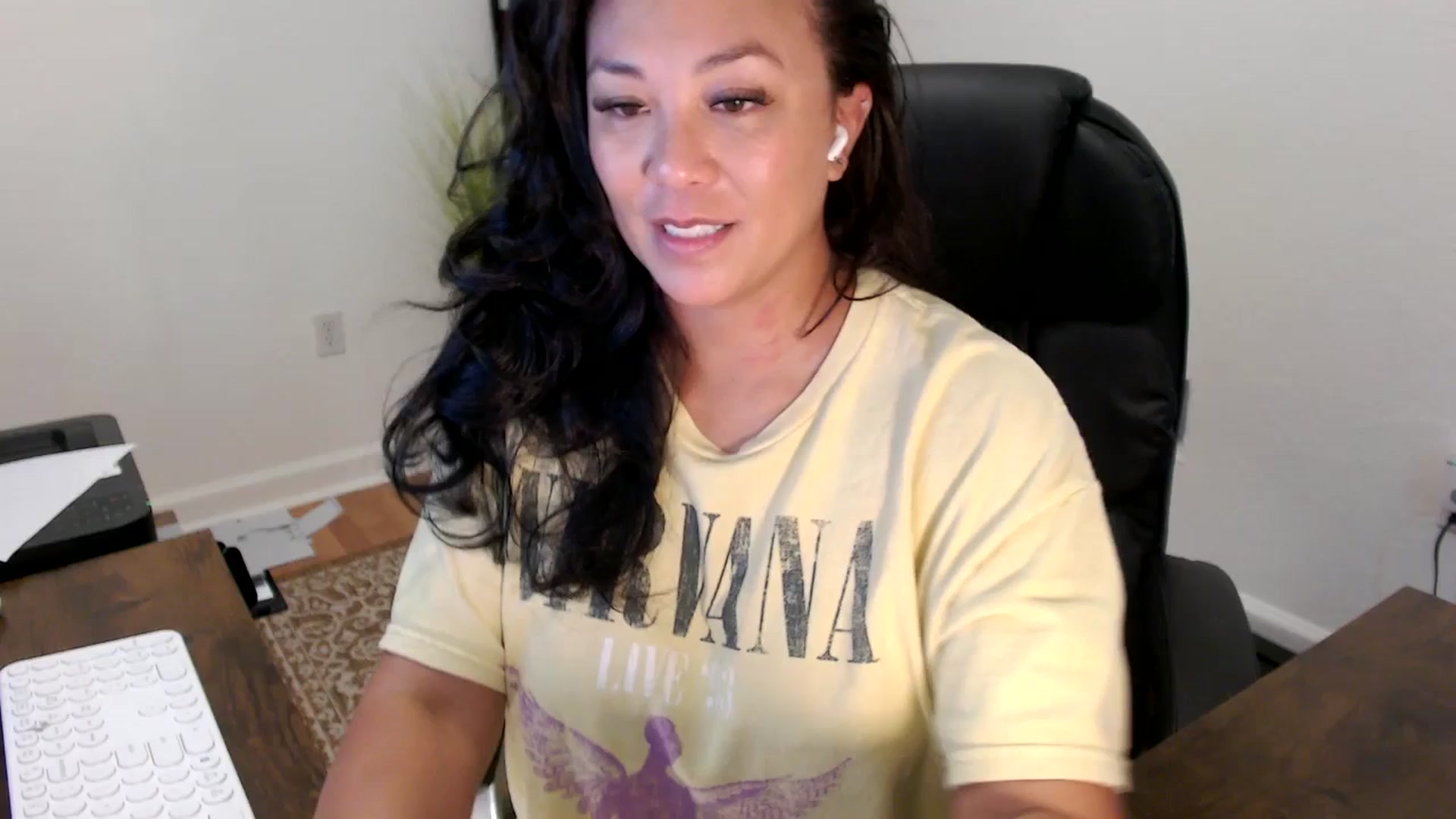 Gallery image thumbnail from MickaylaStar's myfreecams stream on, 09/16/2025, 16:17 image 16 of 20