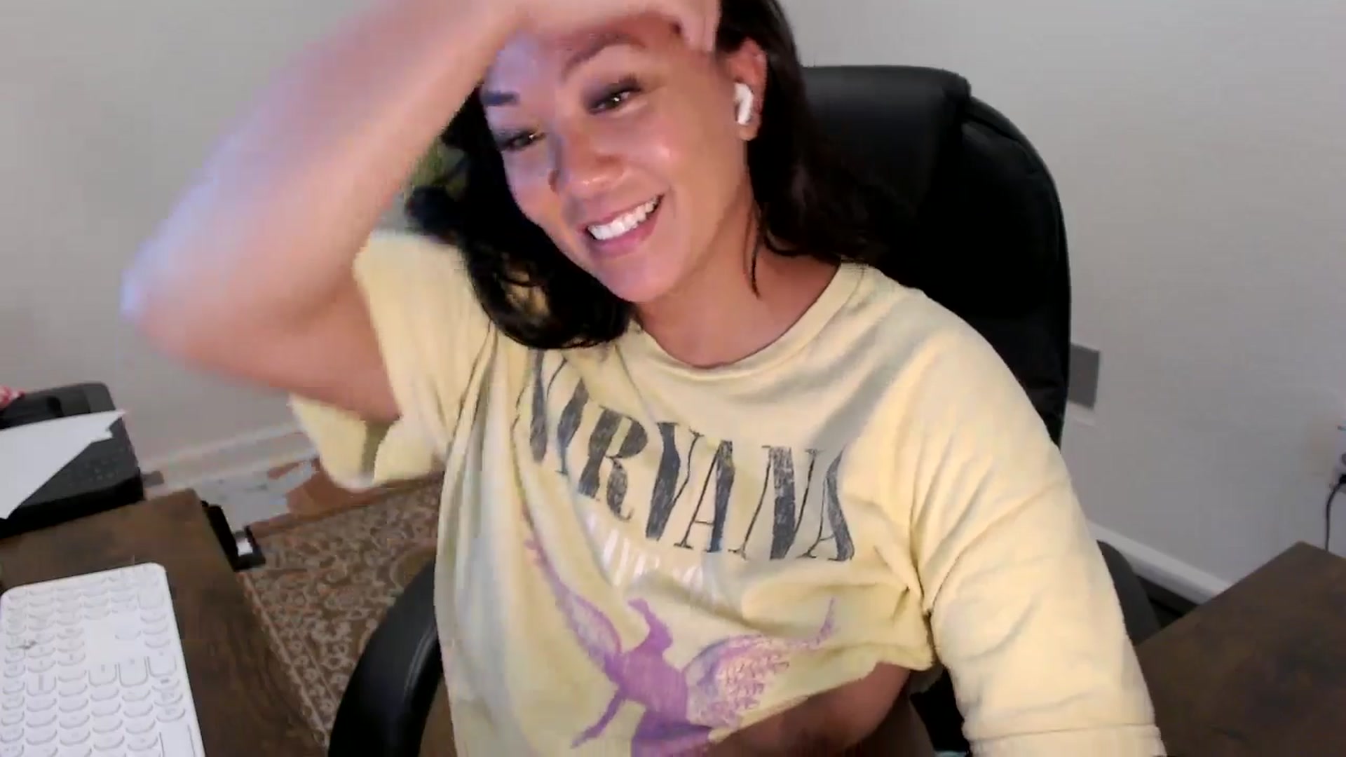 Gallery image thumbnail from MickaylaStar's myfreecams stream on, 09/16/2025, 17:06 image 16 of 20
