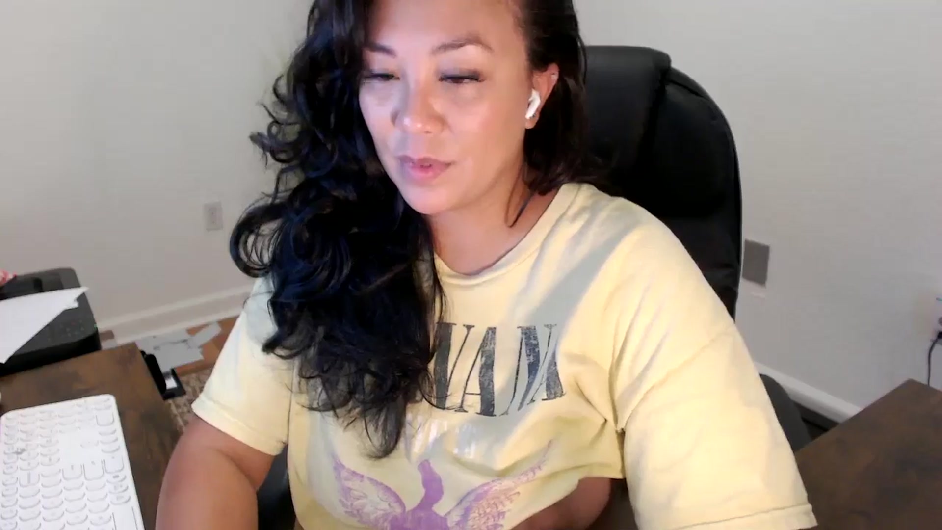 Gallery image thumbnail from MickaylaStar's myfreecams stream on, 09/16/2025, 17:06 image 19 of 20