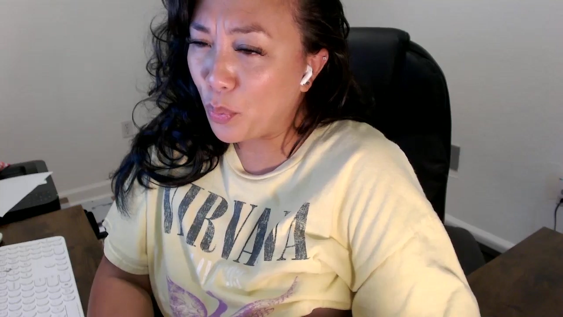 Gallery image thumbnail from MickaylaStar's myfreecams stream on, 09/16/2025, 17:06 image 14 of 20