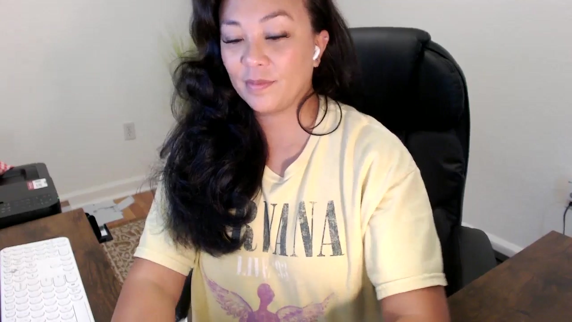 Gallery image thumbnail from MickaylaStar's myfreecams stream on, 09/16/2025, 18:05 image 9 of 20