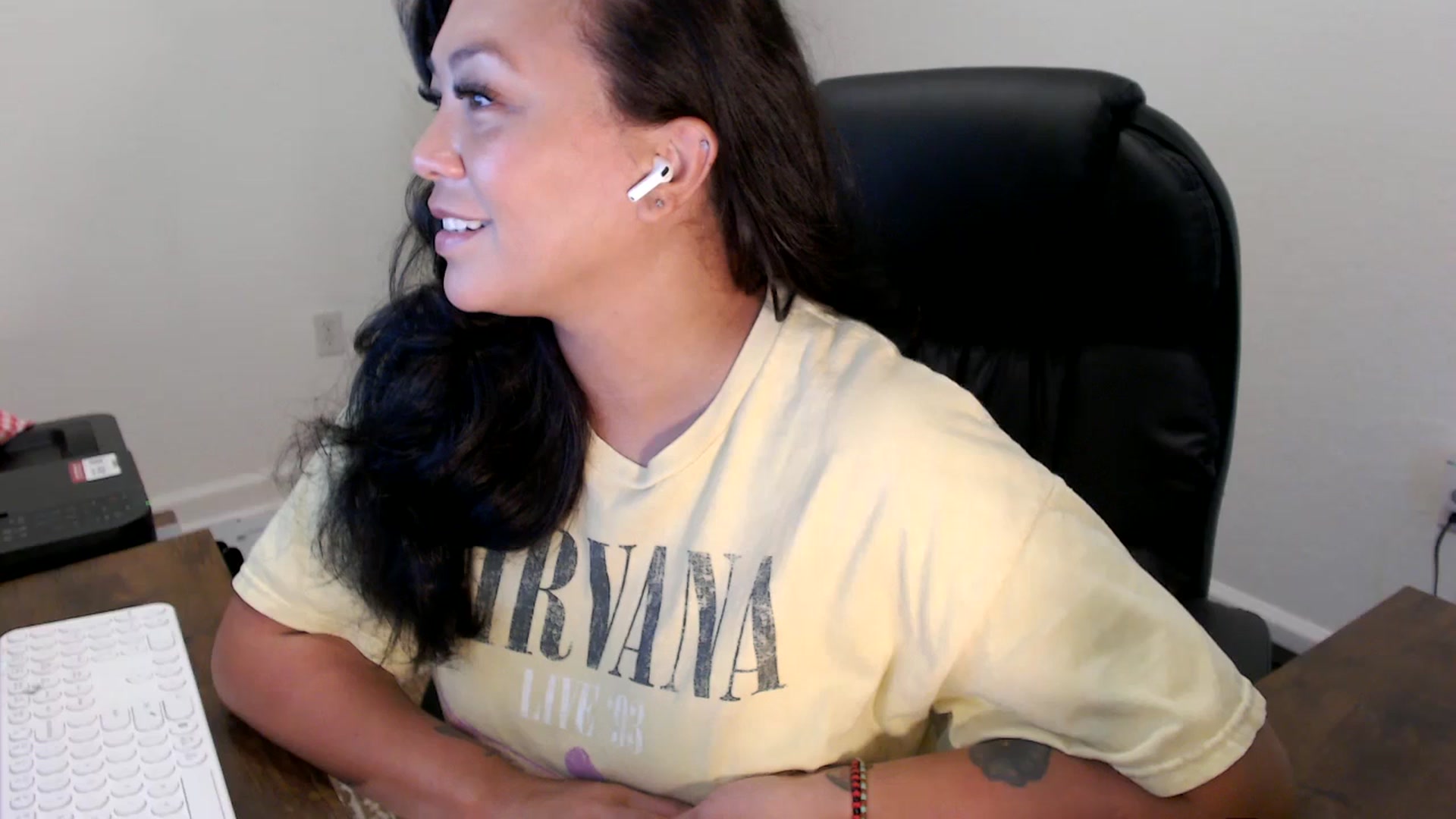 Gallery image thumbnail from MickaylaStar's myfreecams stream on, 09/16/2025, 18:05 image 16 of 20