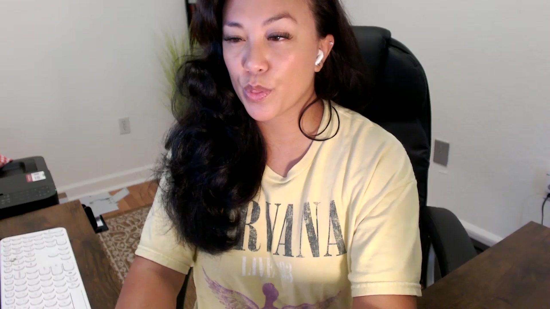 Gallery image thumbnail from MickaylaStar's myfreecams stream on, 09/16/2025, 18:05 image 11 of 20