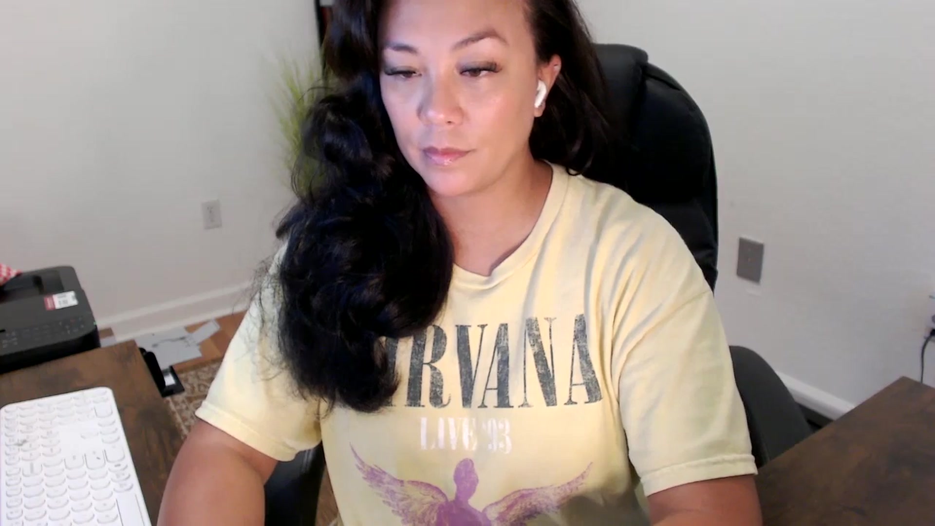 Gallery image thumbnail from MickaylaStar's myfreecams stream on, 09/16/2025, 18:05 image 17 of 20