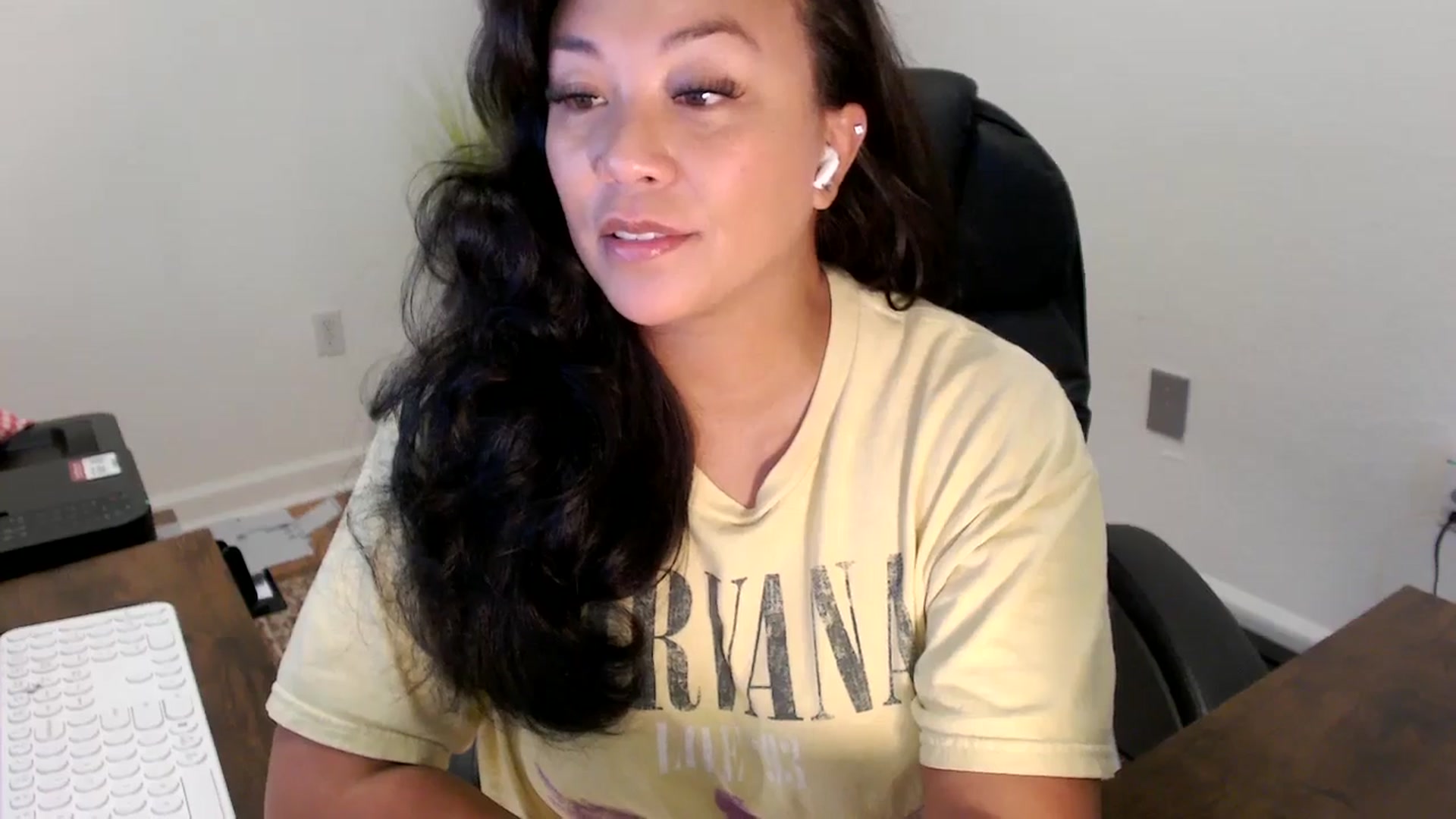 Gallery image thumbnail from MickaylaStar's myfreecams stream on, 09/16/2025, 18:05 image 13 of 20