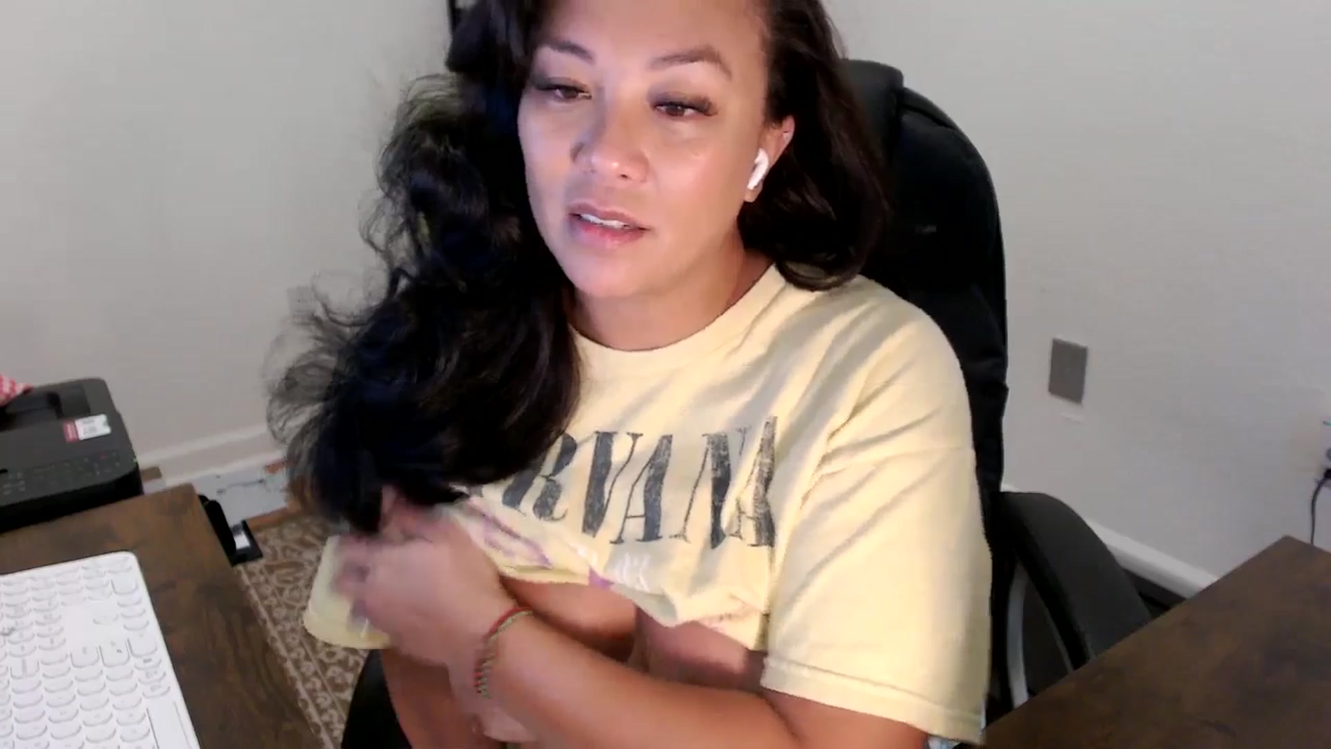 Gallery image thumbnail from MickaylaStar's myfreecams stream on, 09/16/2025, 18:24 image 12 of 20