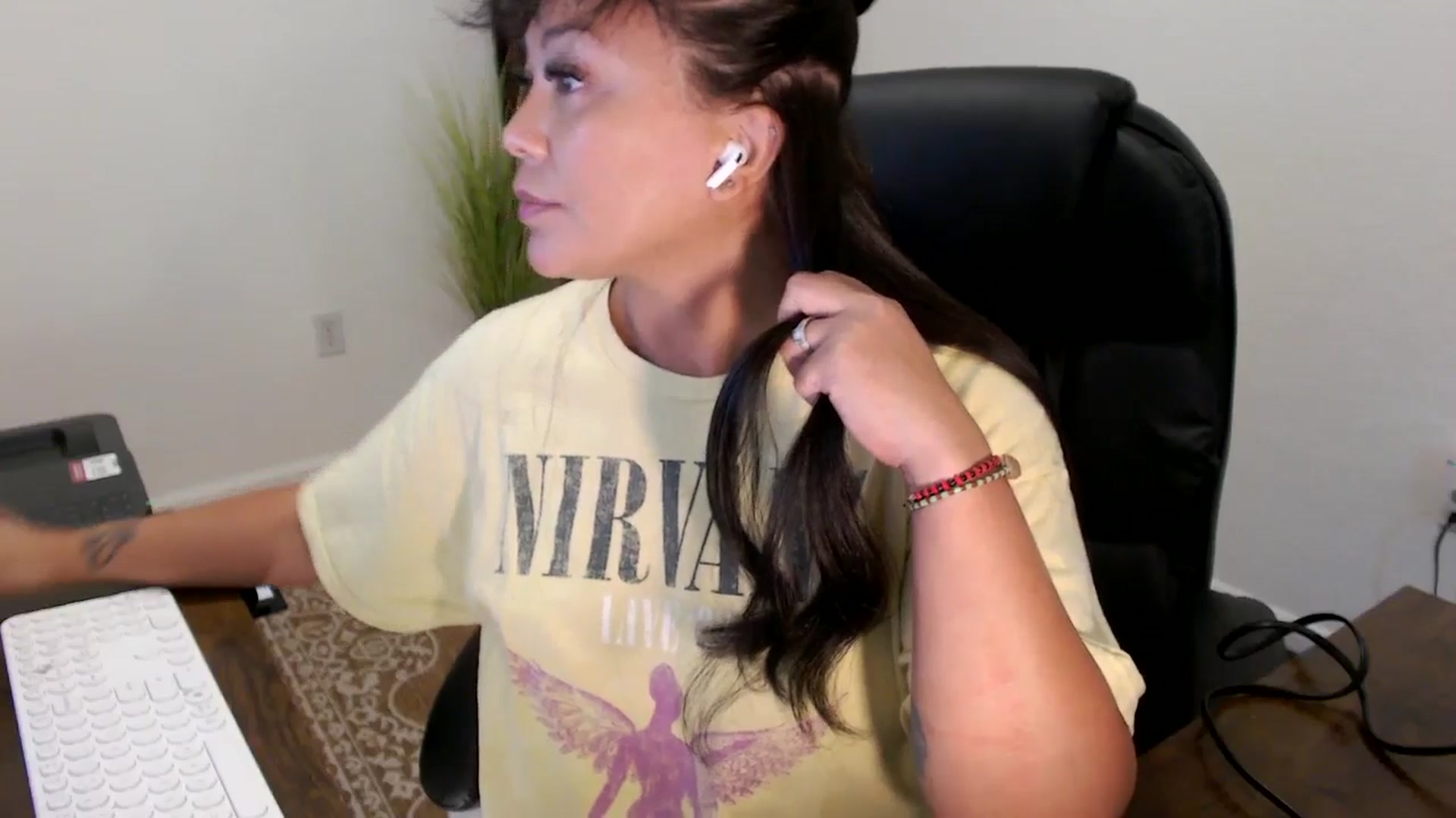 Gallery image thumbnail from MickaylaStar's myfreecams stream on, 09/16/2025, 19:59 image 3 of 20