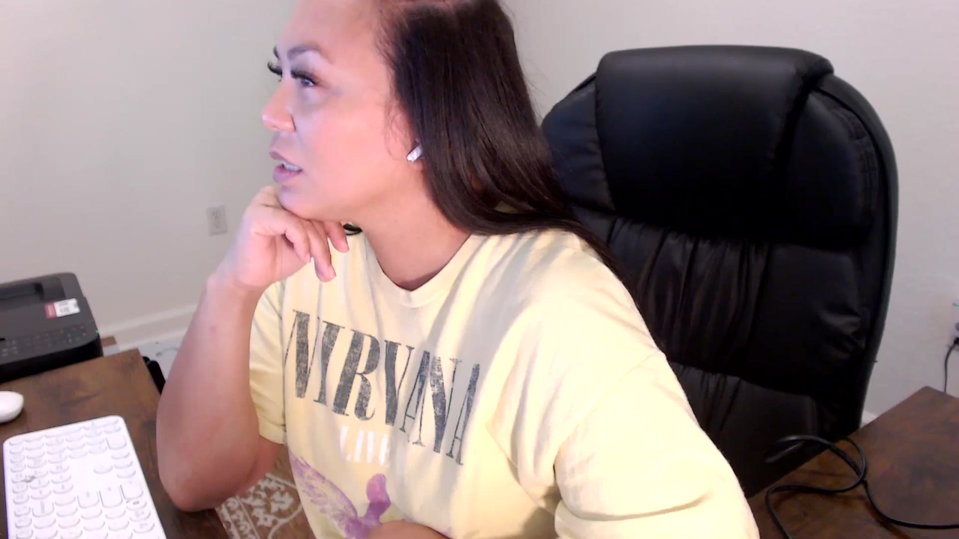 Gallery image thumbnail from MickaylaStar's myfreecams stream on, 09/16/2025, 19:59 image 9 of 20