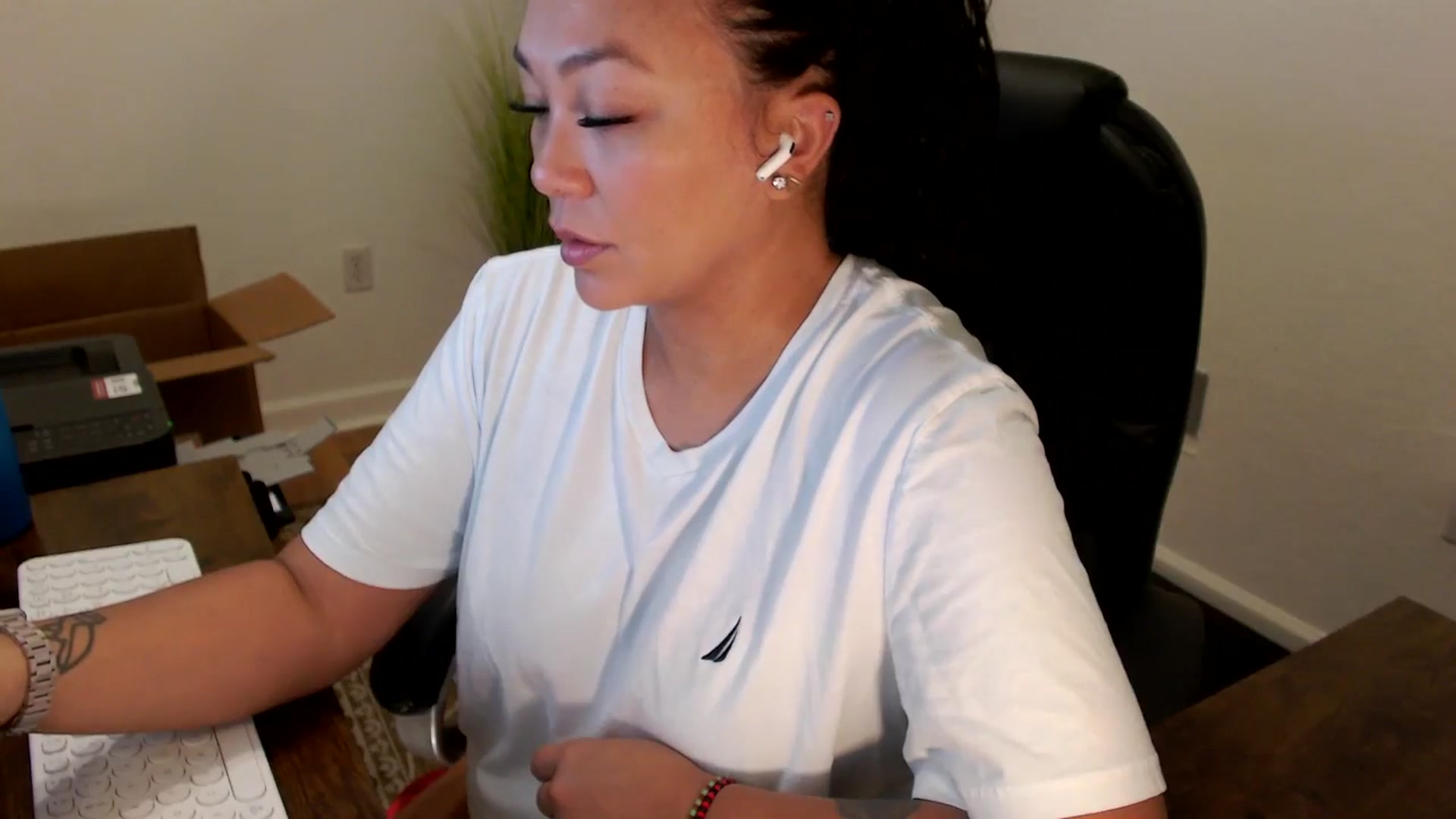 Gallery image thumbnail from MickaylaStar's myfreecams stream on, 09/26/2025, 14:15 image 7 of 20