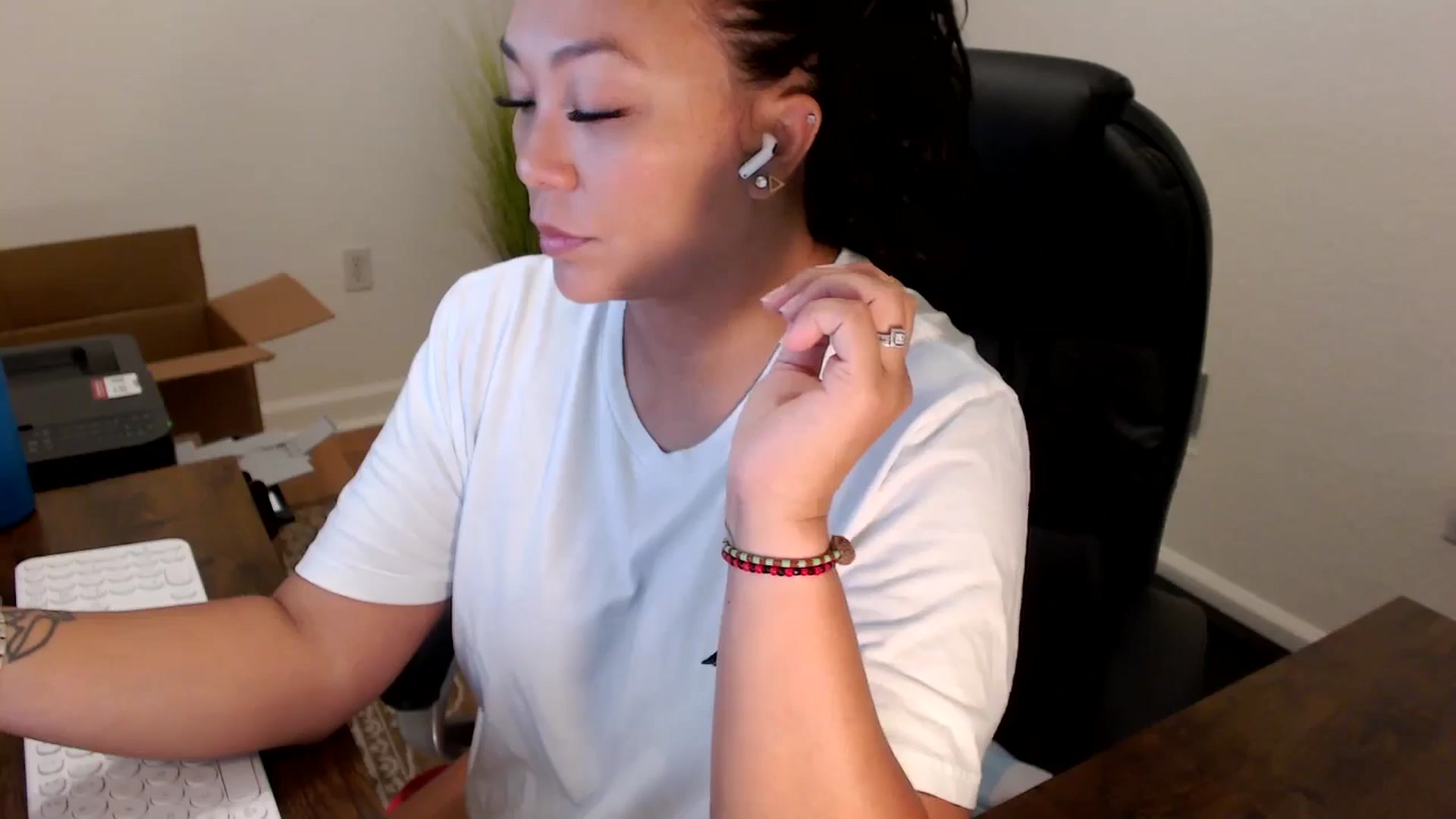 Gallery image thumbnail from MickaylaStar's myfreecams stream on, 09/26/2025, 14:15 image 16 of 20