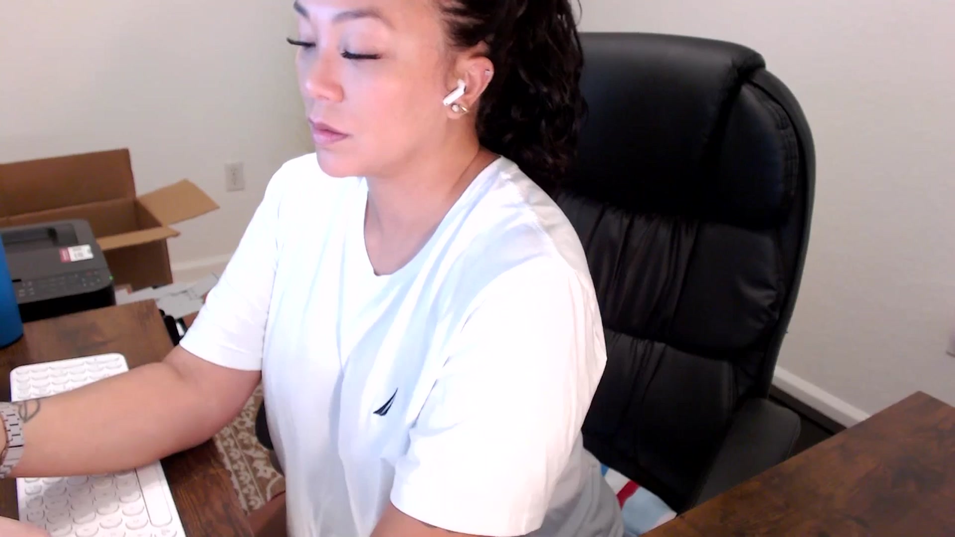 Gallery image thumbnail from MickaylaStar's myfreecams stream on, 09/26/2025, 14:15 image 12 of 20