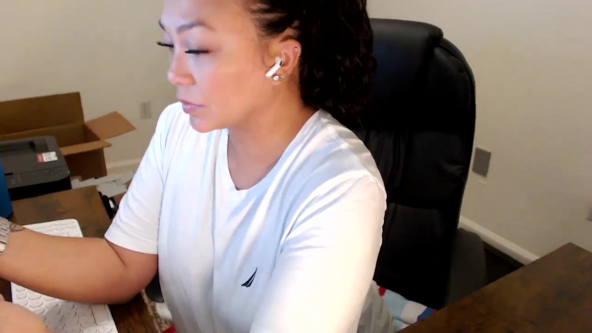 Gallery image thumbnail from MickaylaStar's myfreecams stream on, 09/26/2025, 14:15 image 6 of 20