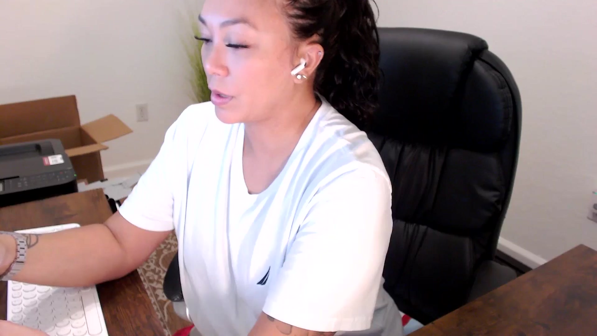 Gallery image thumbnail from MickaylaStar's myfreecams stream on, 09/26/2025, 14:38 image 16 of 20