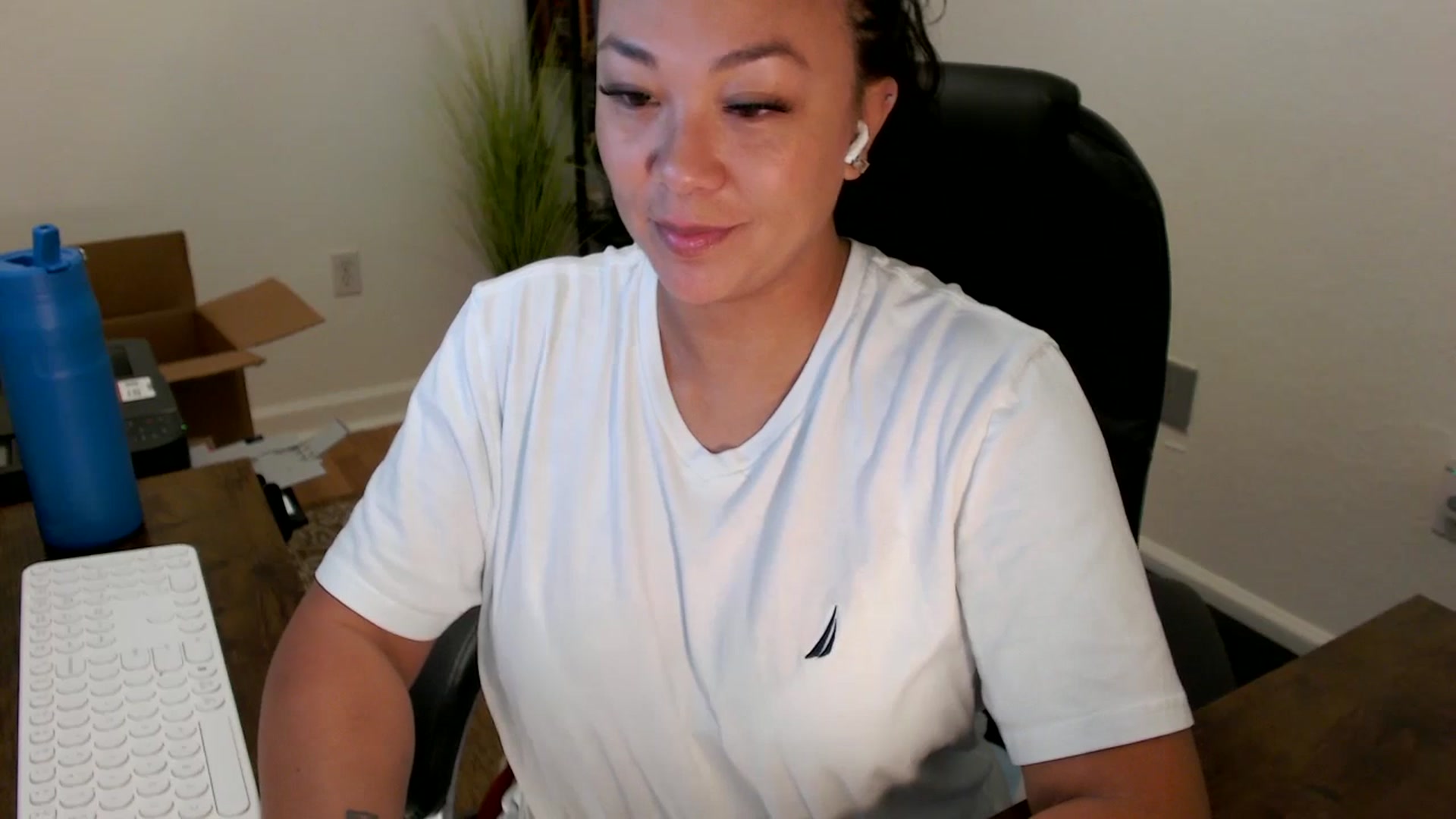 Gallery image thumbnail from MickaylaStar's myfreecams stream on, 09/26/2025, 14:38 image 5 of 20