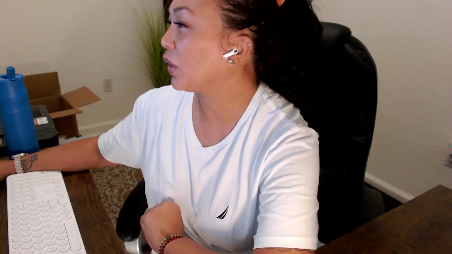 Gallery image thumbnail from MickaylaStar's myfreecams stream on, 09/26/2025, 14:38 image 1 of 20