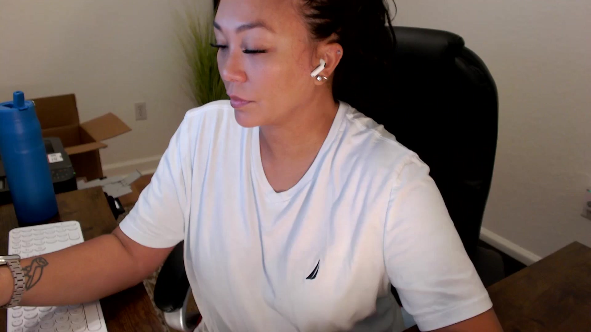 Gallery image thumbnail from MickaylaStar's myfreecams stream on, 09/26/2025, 14:38 image 7 of 20