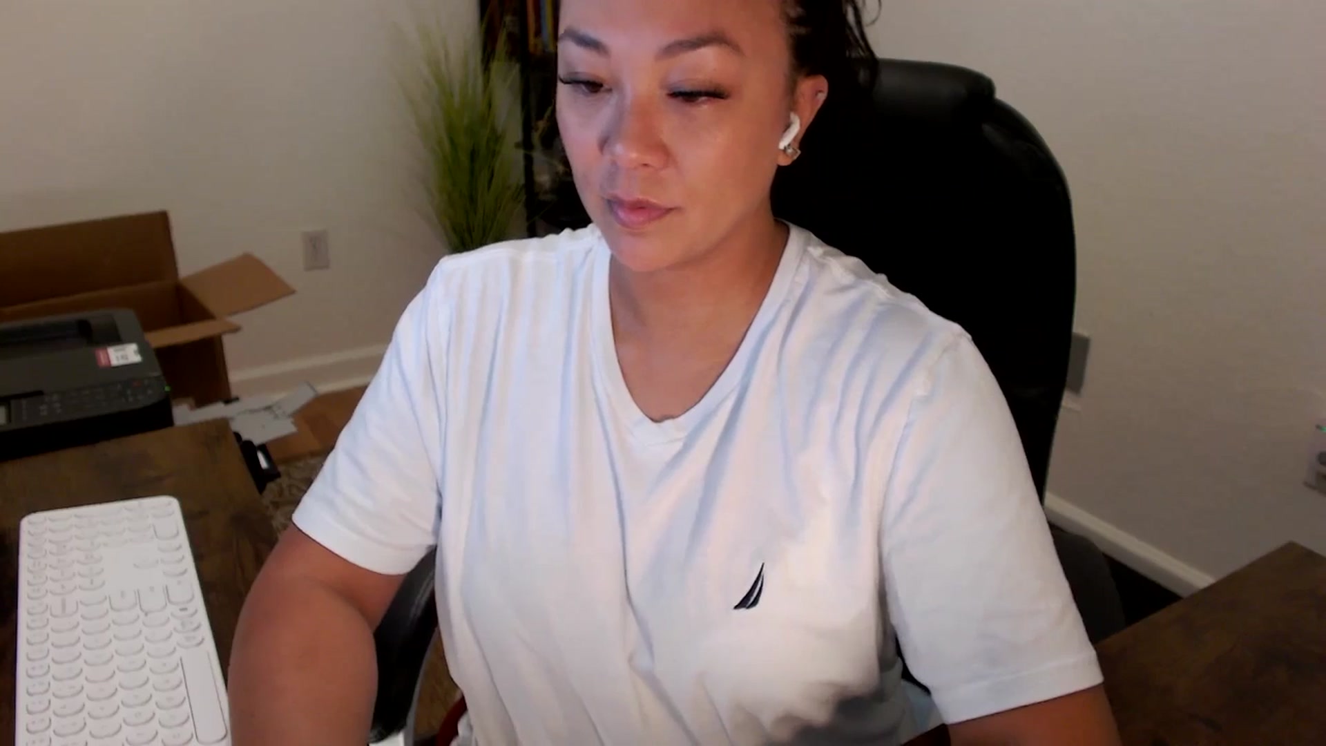 Gallery image thumbnail from MickaylaStar's myfreecams stream on, 09/26/2025, 14:38 image 12 of 20