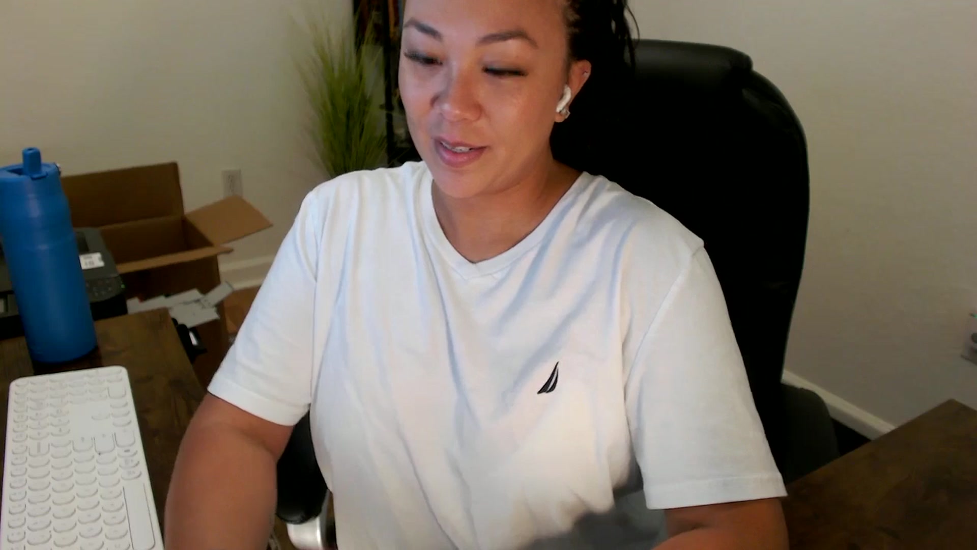 Gallery image thumbnail from MickaylaStar's myfreecams stream on, 09/26/2025, 15:23 image 7 of 20