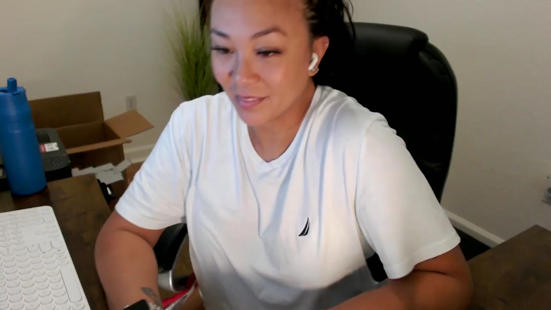 Gallery image thumbnail from MickaylaStar's myfreecams stream on, 09/26/2025, 15:23 image 1 of 20