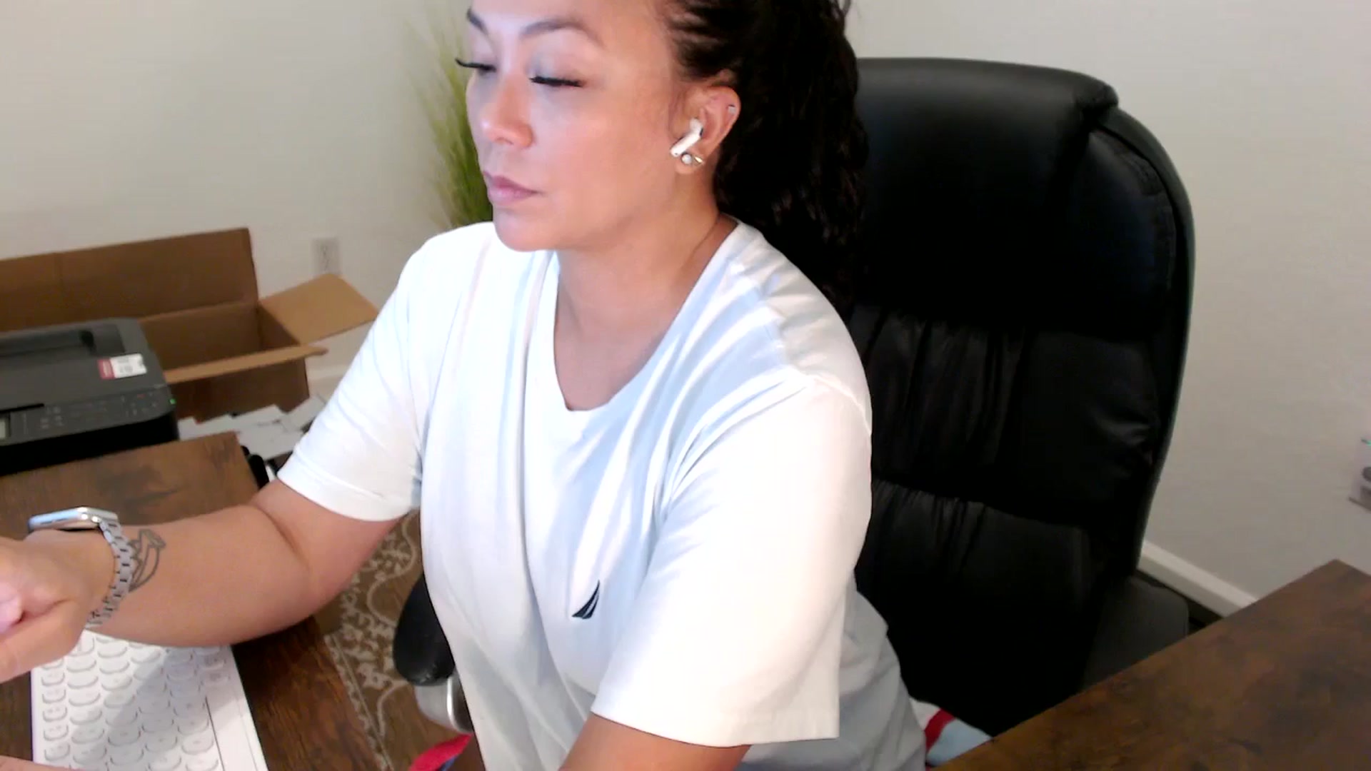 Gallery image thumbnail from MickaylaStar's myfreecams stream on, 09/26/2025, 15:46 image 4 of 20