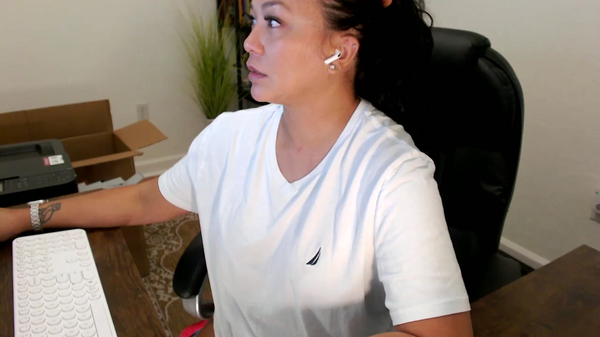 Gallery image thumbnail from MickaylaStar's myfreecams stream on, 09/26/2025, 15:46 image 15 of 20