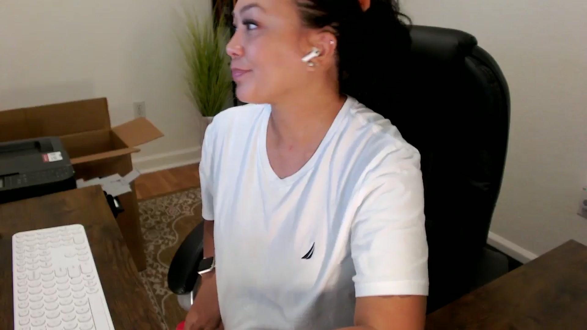 Gallery image thumbnail from MickaylaStar's myfreecams stream on, 09/26/2025, 15:46 image 16 of 20