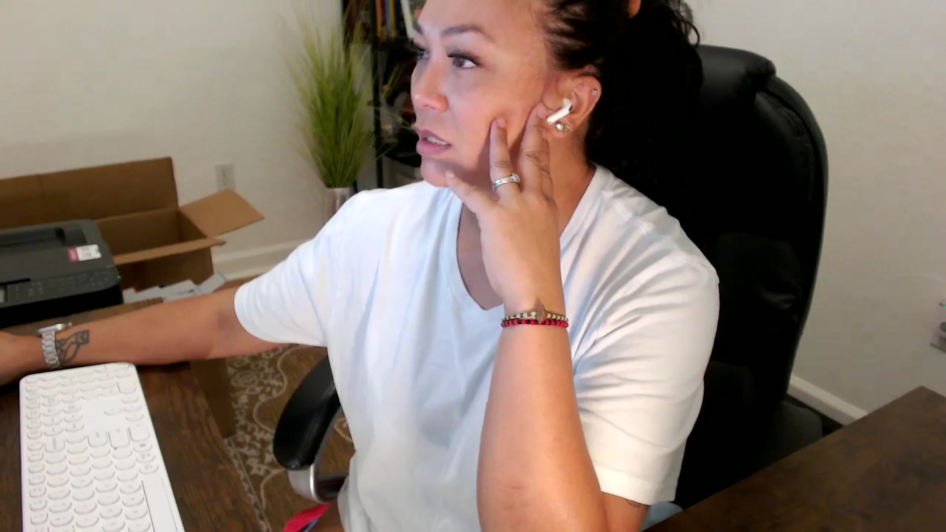 Gallery image thumbnail from MickaylaStar's myfreecams stream on, 09/26/2025, 15:46 image 12 of 20