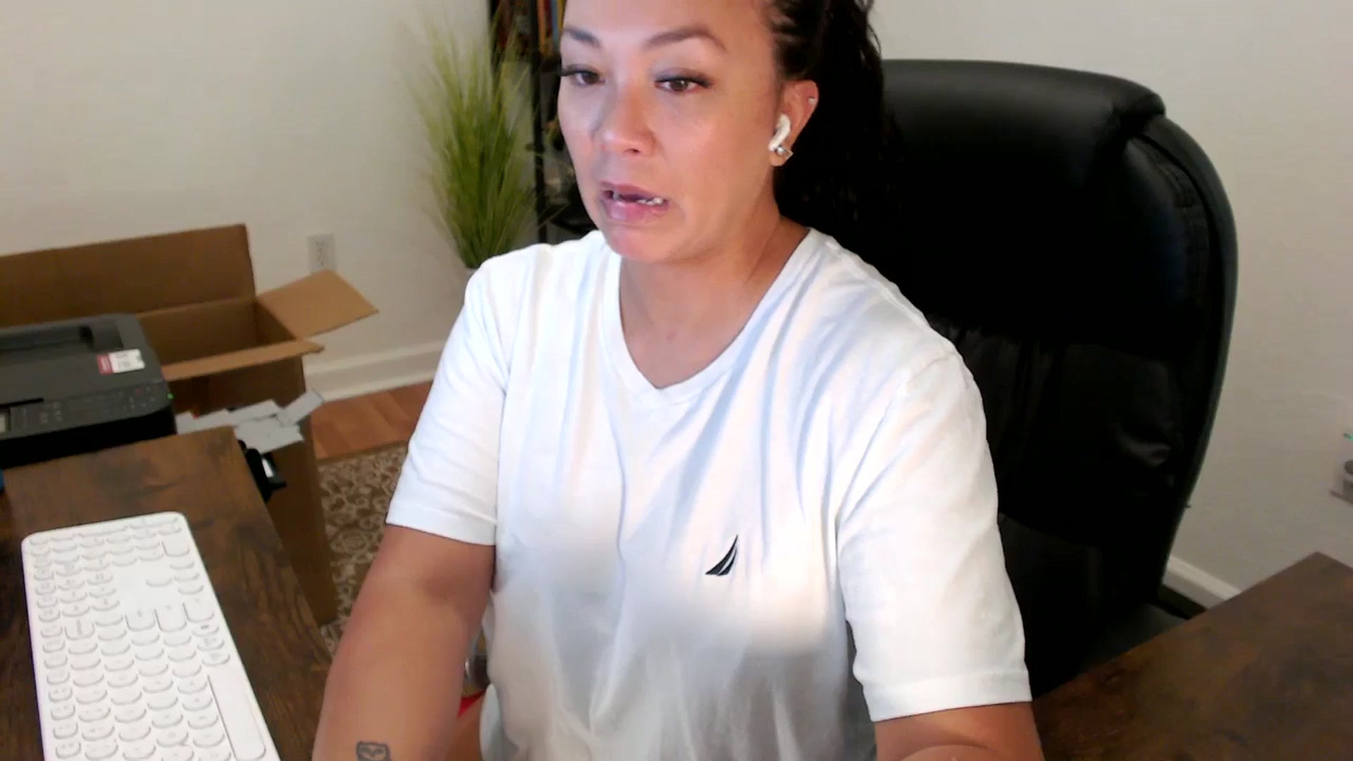 Gallery image thumbnail from MickaylaStar's myfreecams stream on, 09/26/2025, 16:03 image 13 of 20