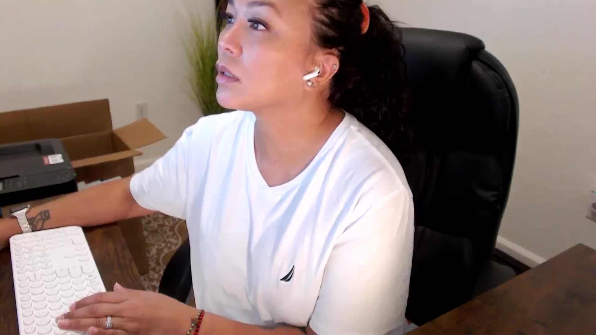 Gallery image thumbnail from MickaylaStar's myfreecams stream on, 09/26/2025, 16:03 image 19 of 20