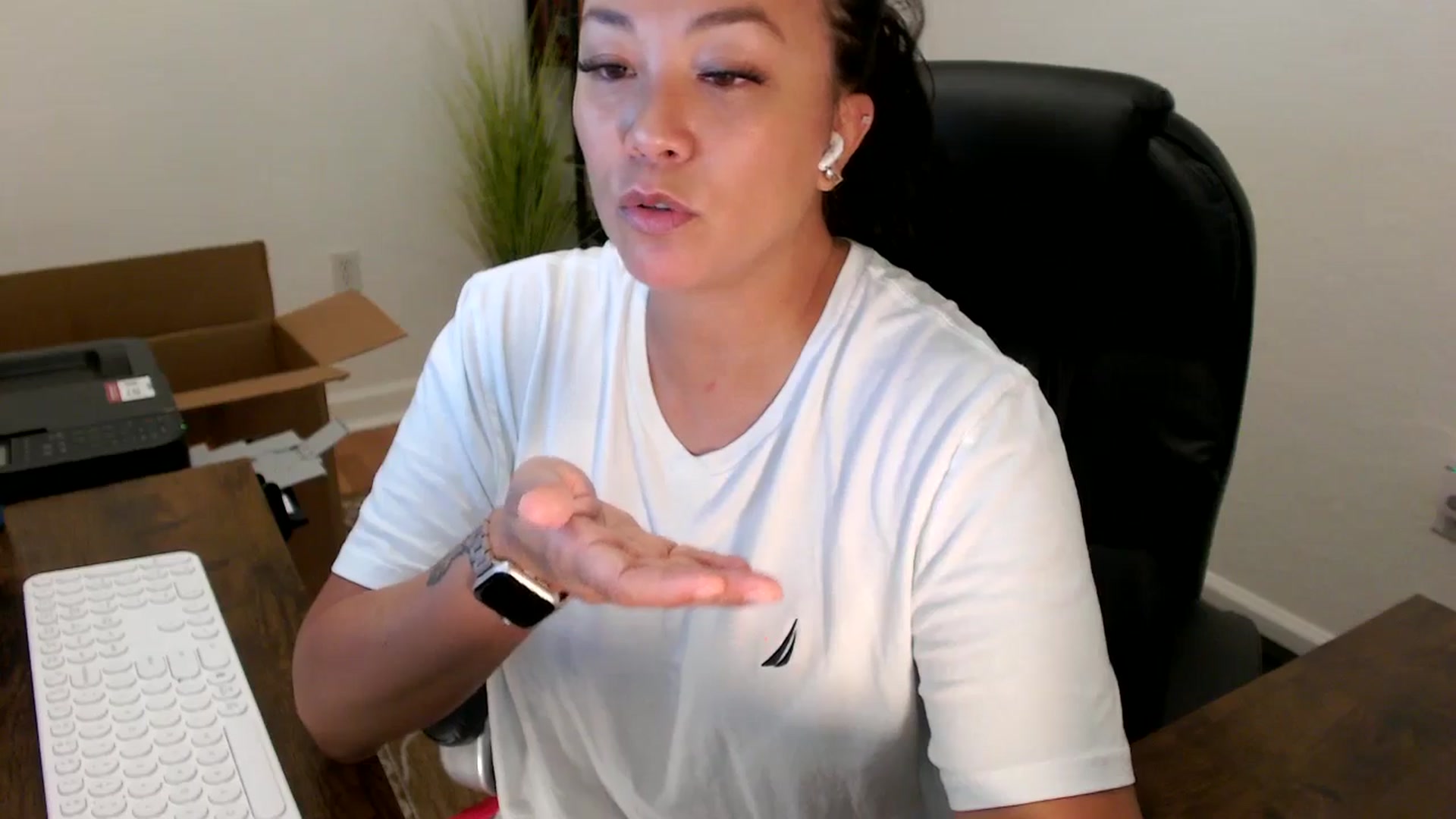 Gallery image thumbnail from MickaylaStar's myfreecams stream on, 09/26/2025, 16:03 image 7 of 20