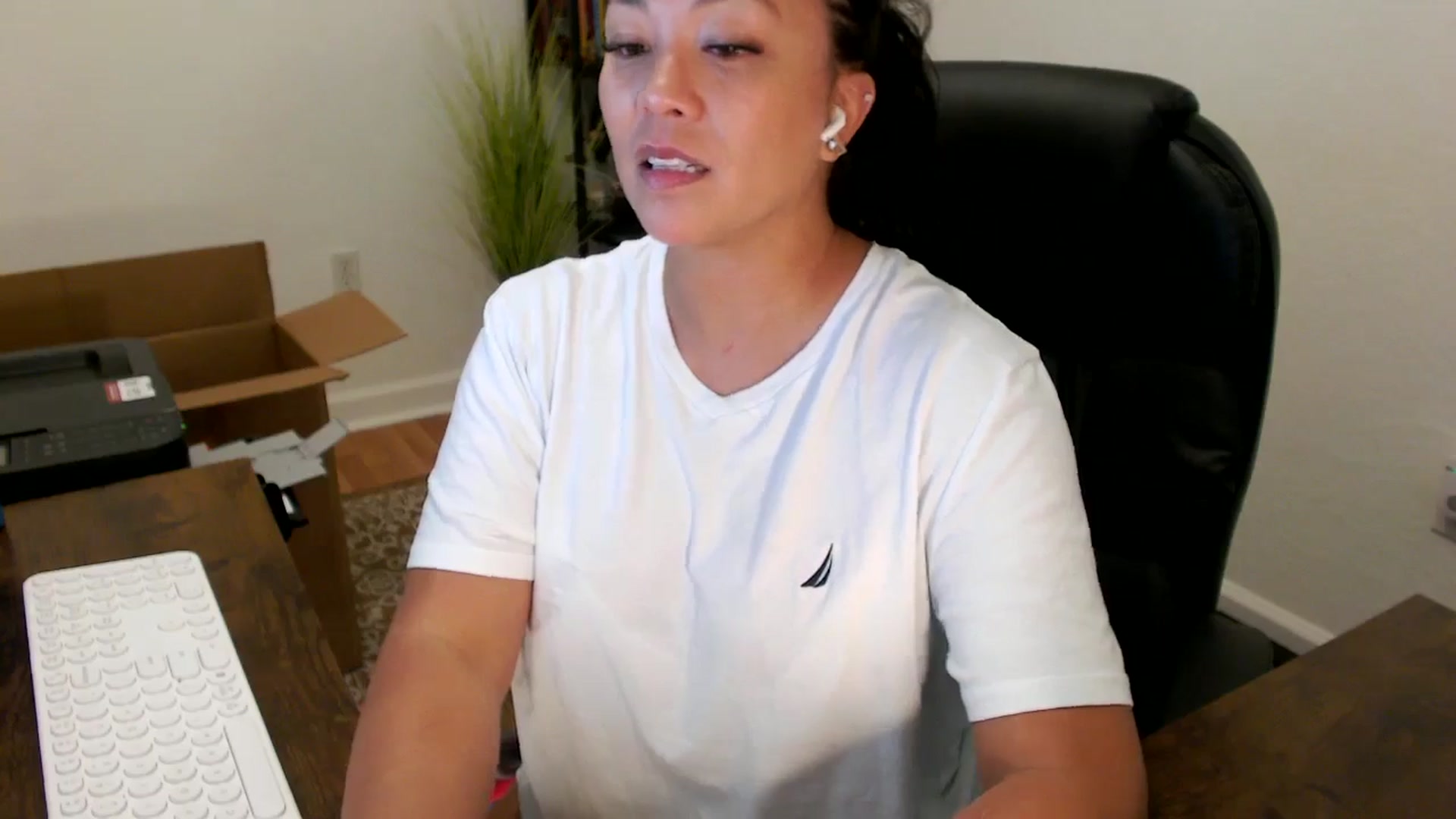 Gallery image thumbnail from MickaylaStar's myfreecams stream on, 09/26/2025, 16:03 image 11 of 20