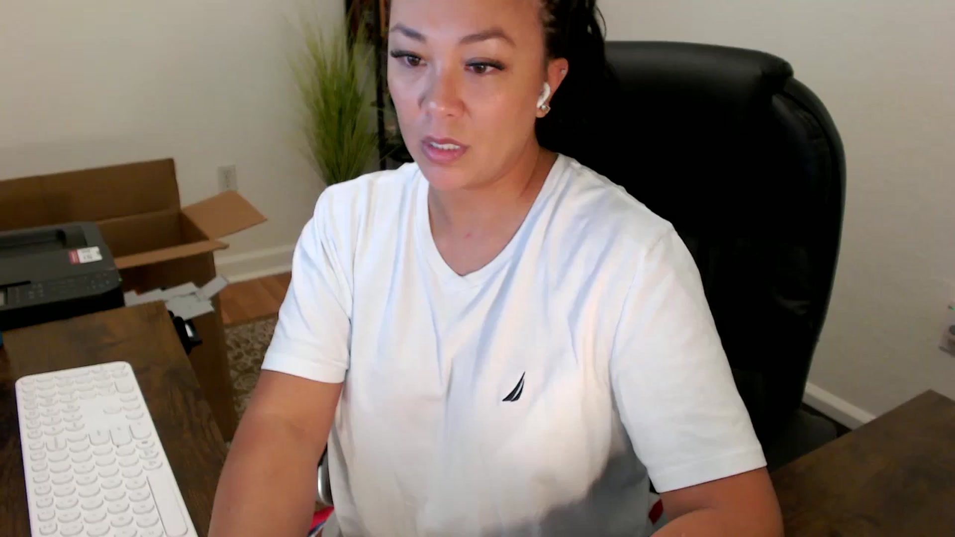 Gallery image thumbnail from MickaylaStar's myfreecams stream on, 09/26/2025, 16:03 image 2 of 20