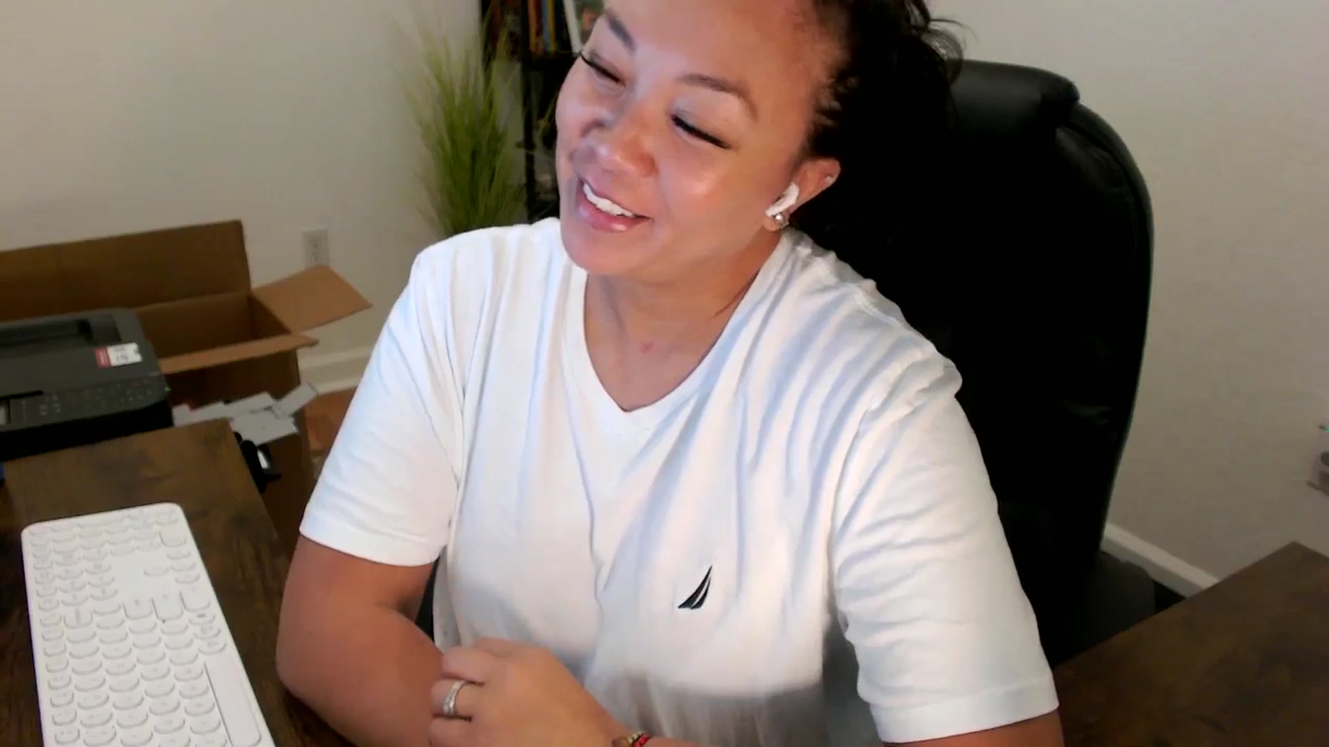 Gallery image thumbnail from MickaylaStar's myfreecams stream on, 09/26/2025, 16:03 image 5 of 20